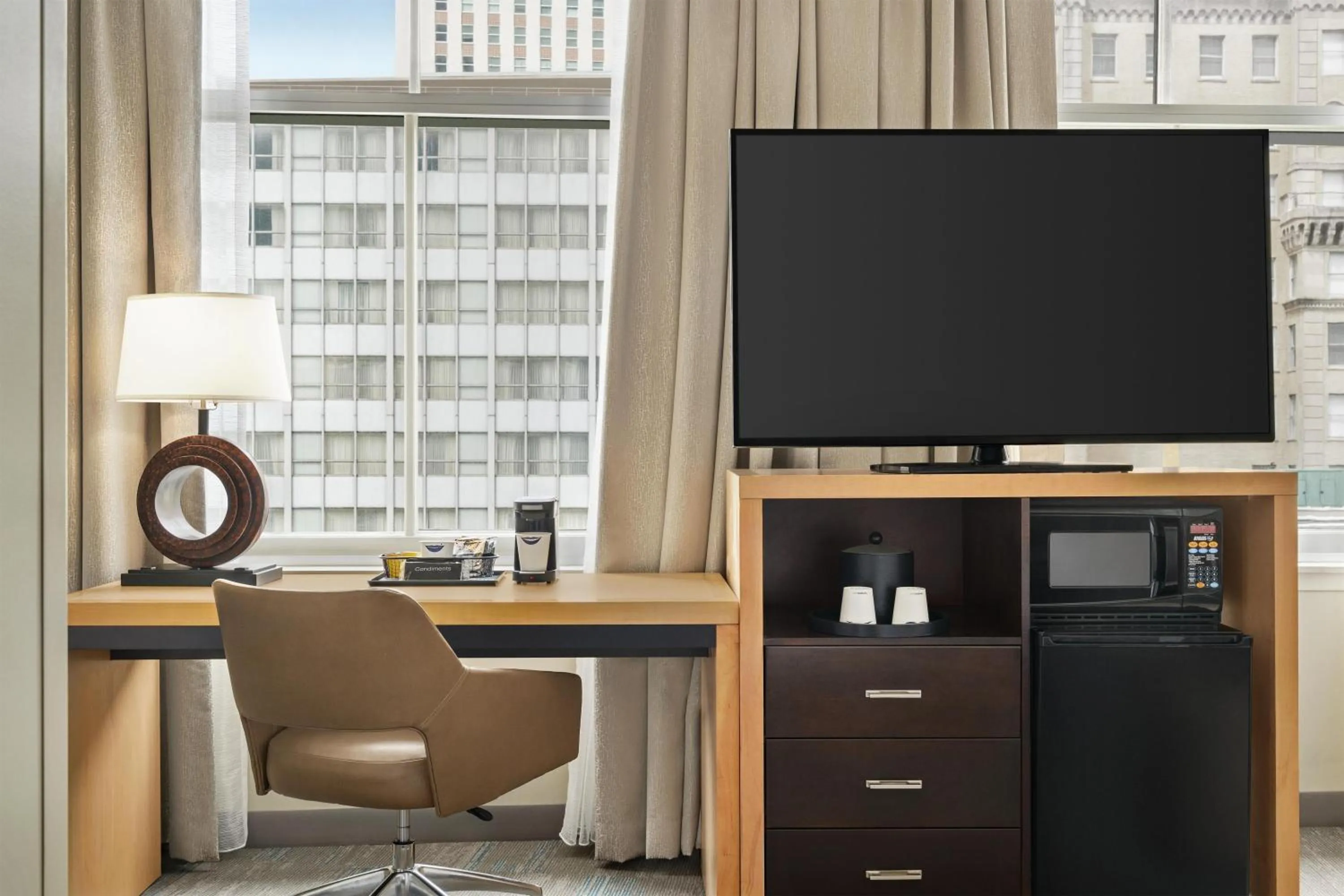 Bedroom in Hampton Inn & Suites New Orleans Downtown French Quarter Area