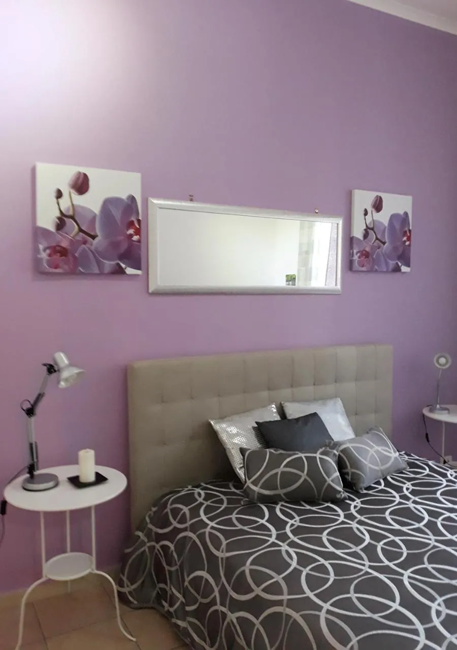 Bedroom, Bed in Il sole del Vaticano