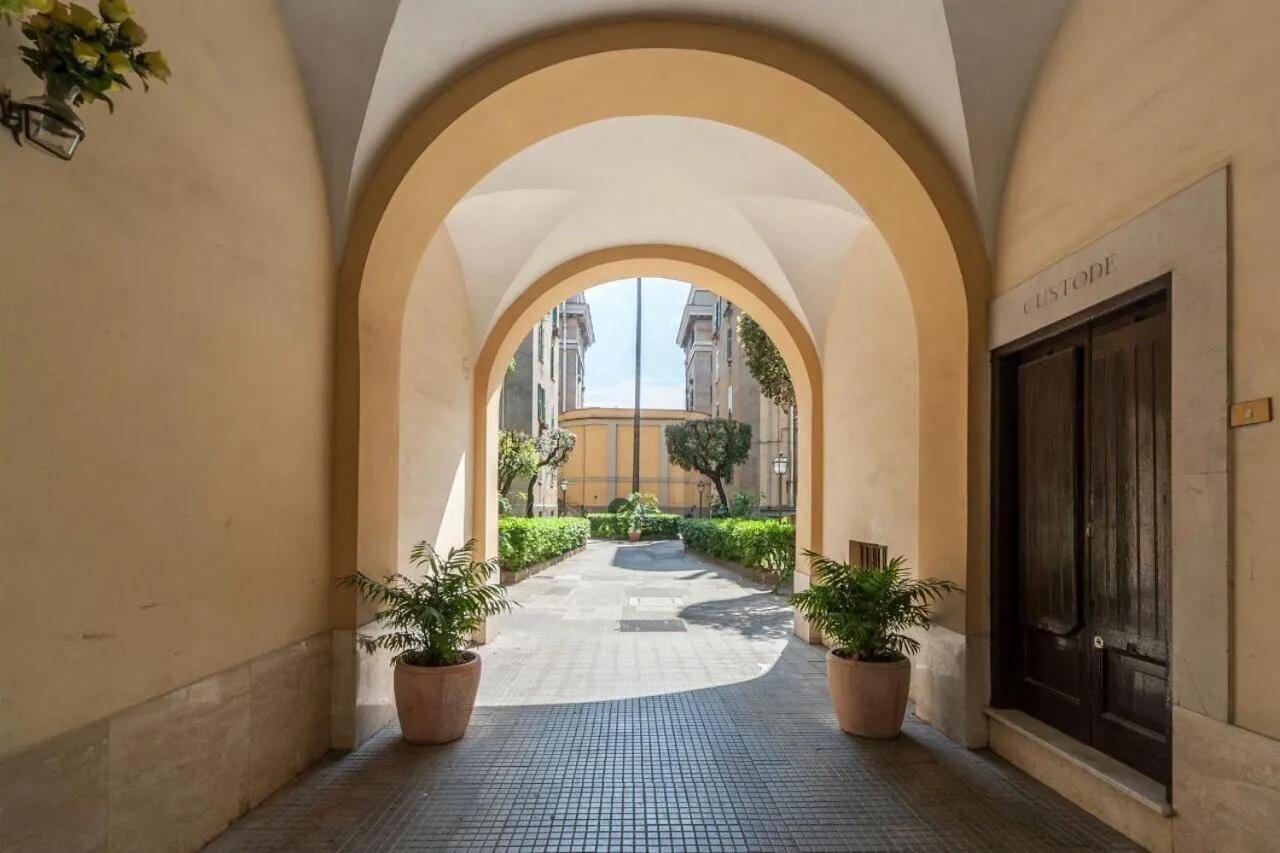 Facade/entrance in Il sole del Vaticano