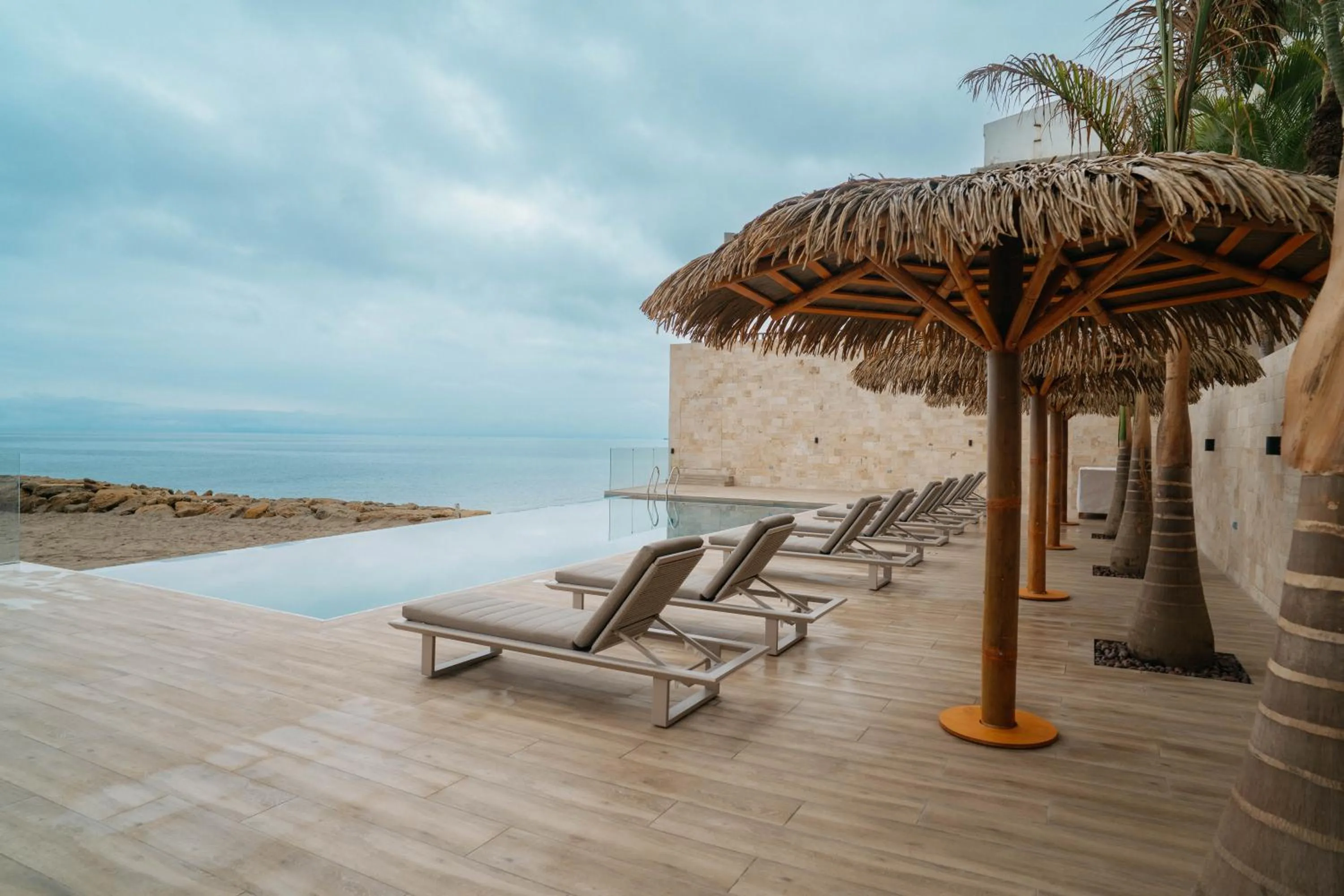 Pool view in MantaHost Hotel