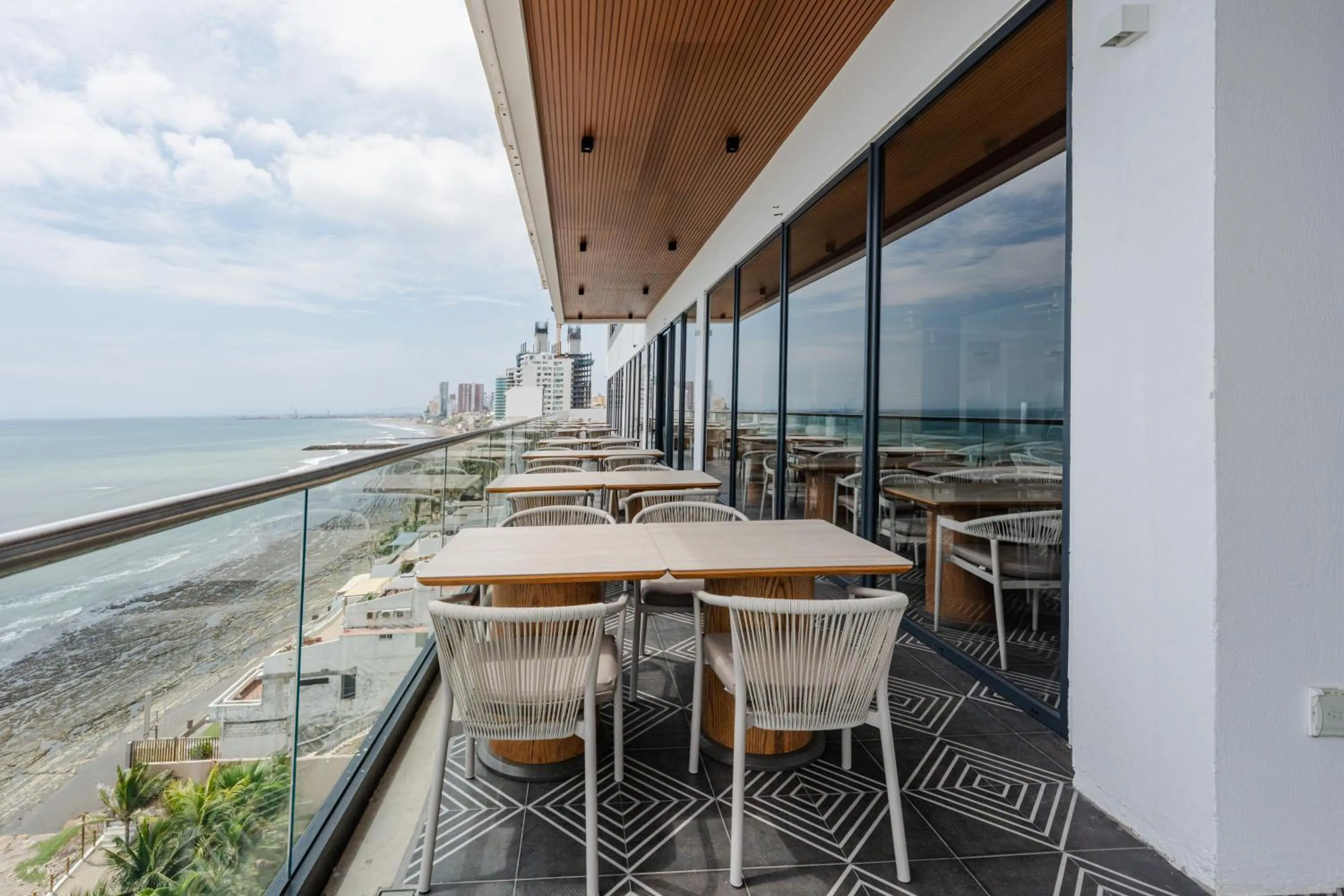 Restaurant/places to eat in MantaHost Hotel