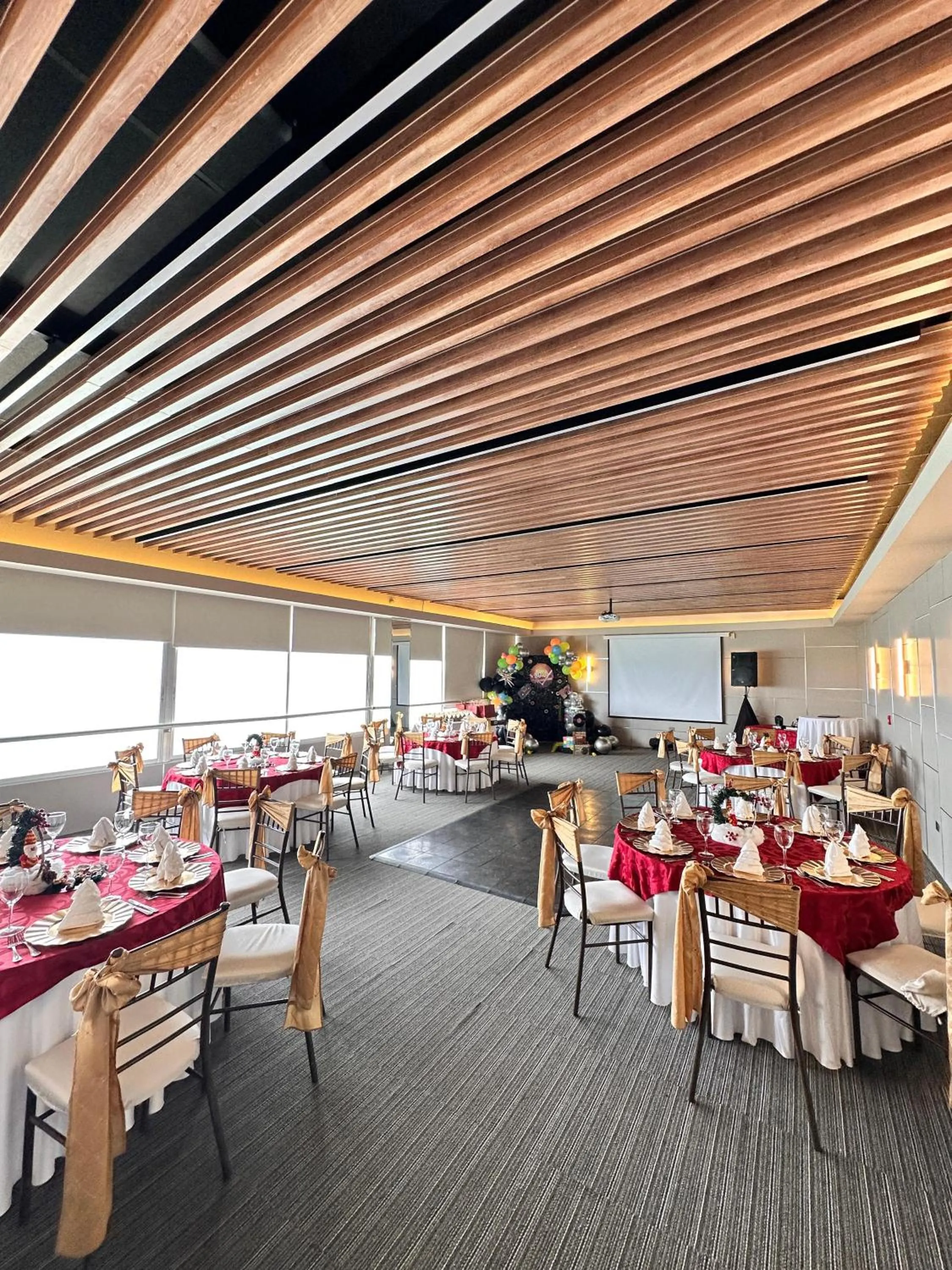 Meeting/conference room in MantaHost Hotel