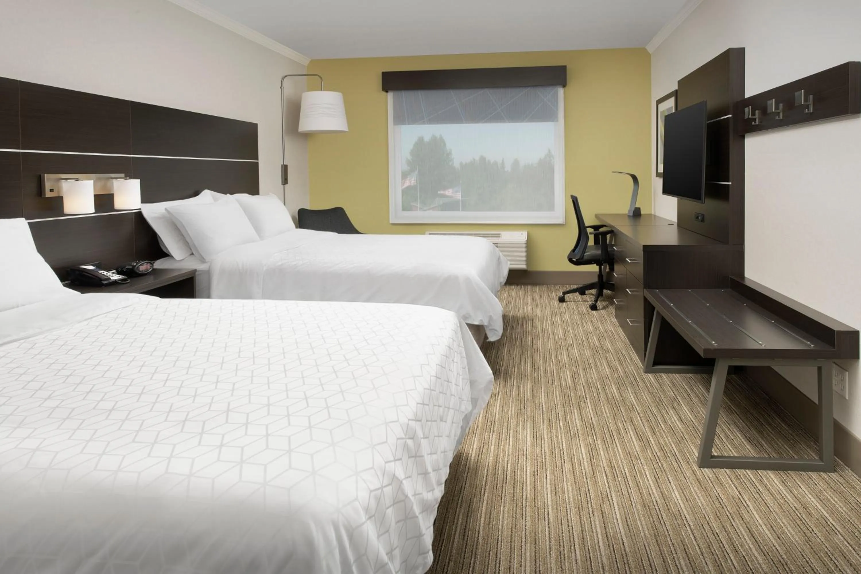 Photo of the whole room, Bed in Holiday Inn Express Puyallup by IHG