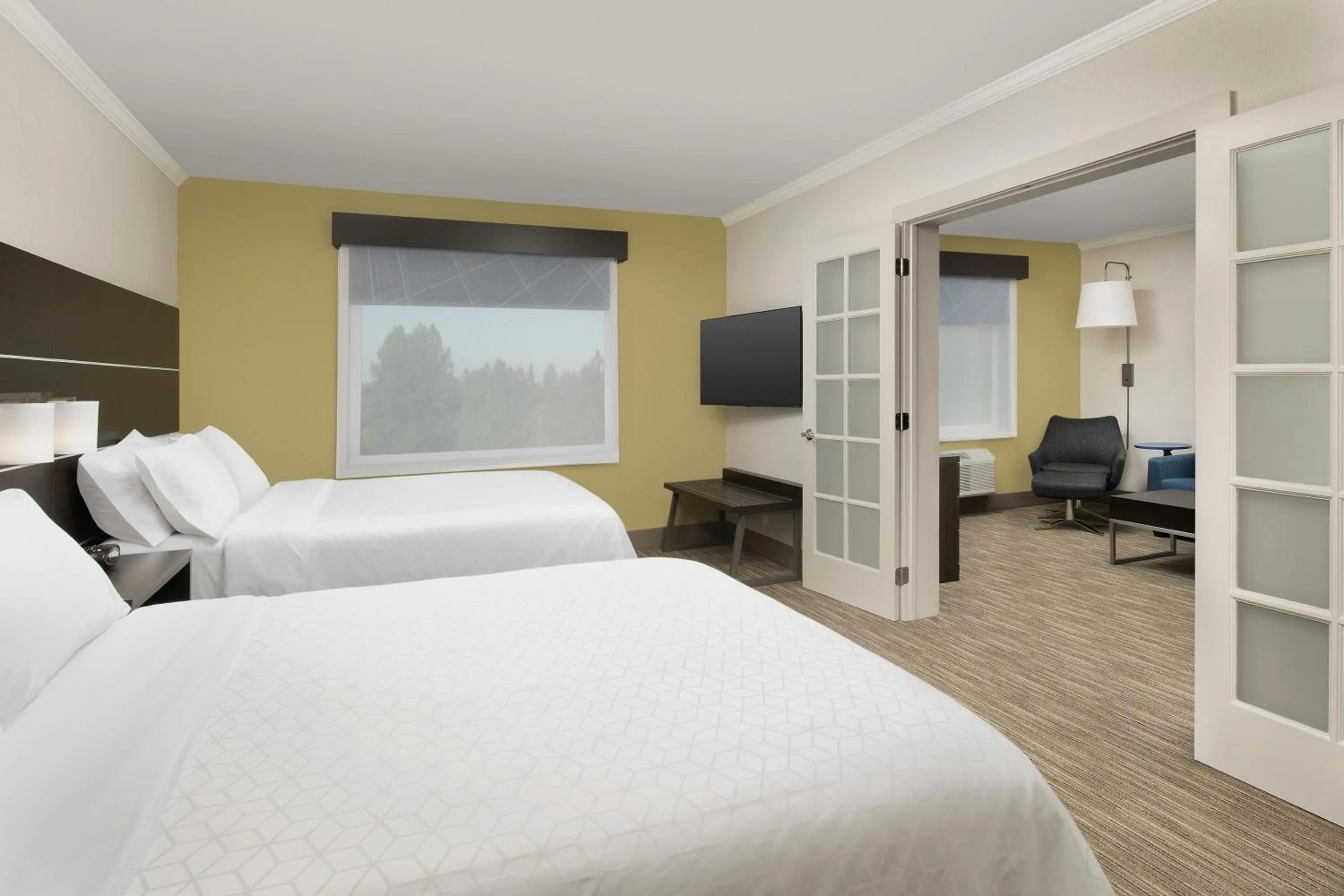 Photo of the whole room, Bed in Holiday Inn Express Puyallup by IHG
