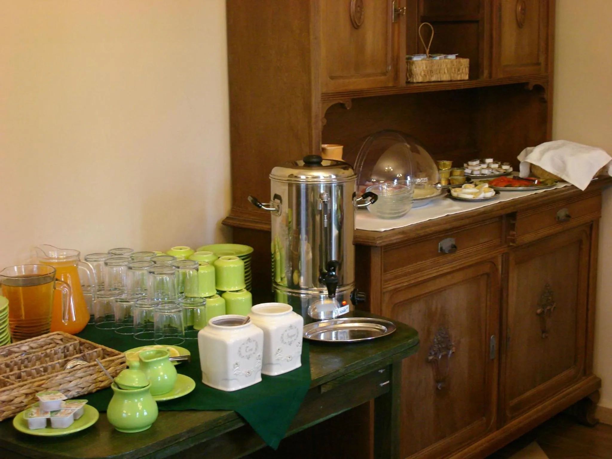 Restaurant/places to eat in Green Hostel Wrocław przy ZOO