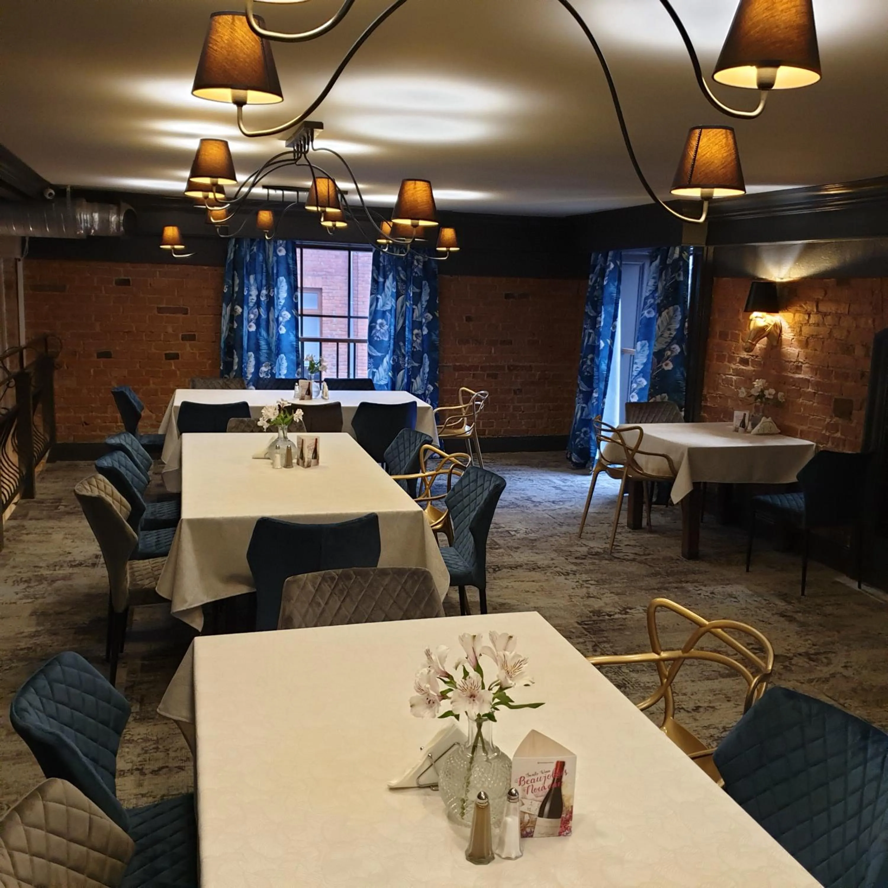 Restaurant/places to eat in Pensjonat Retro