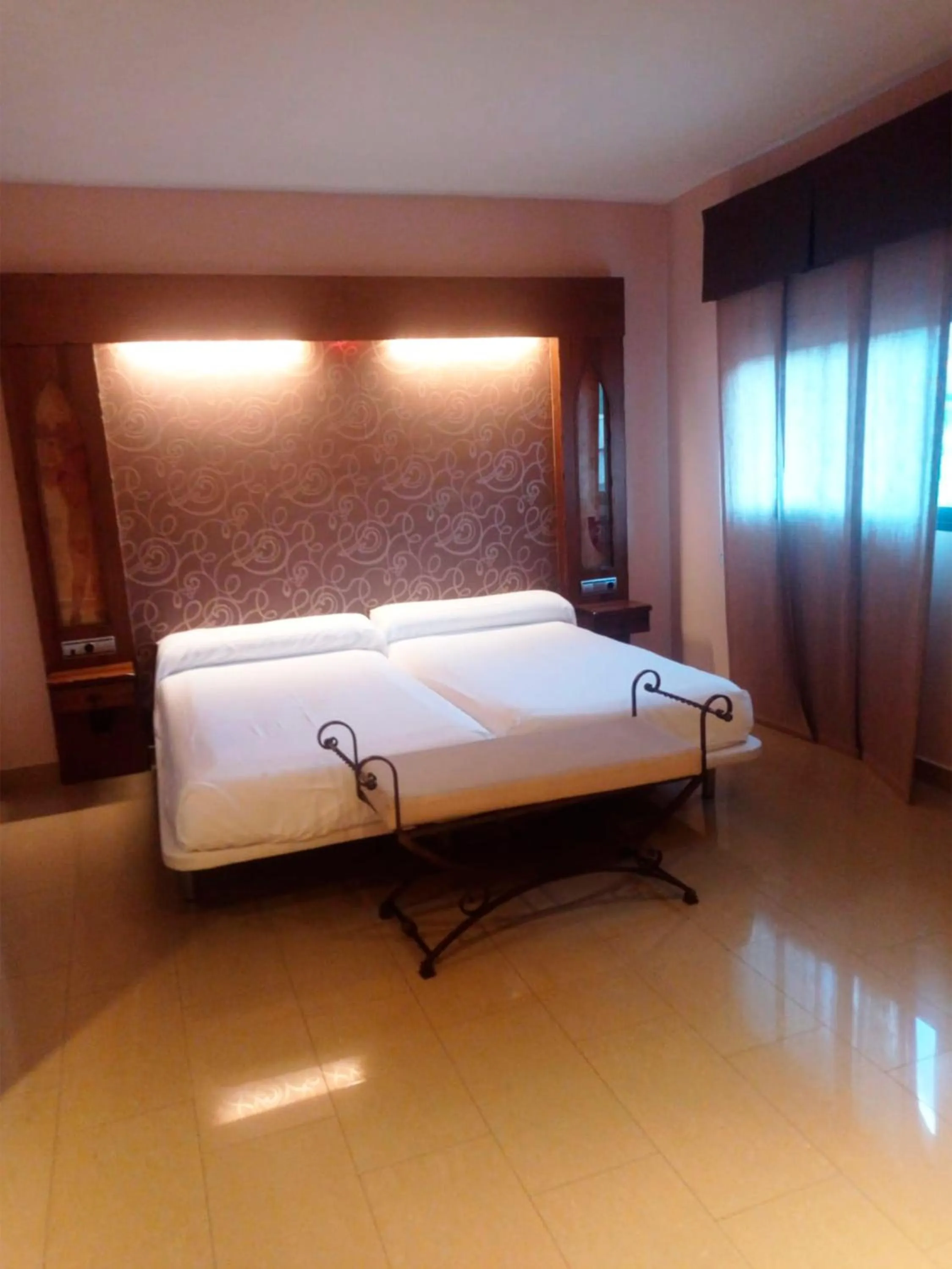 Bed in Hotel La Brasa