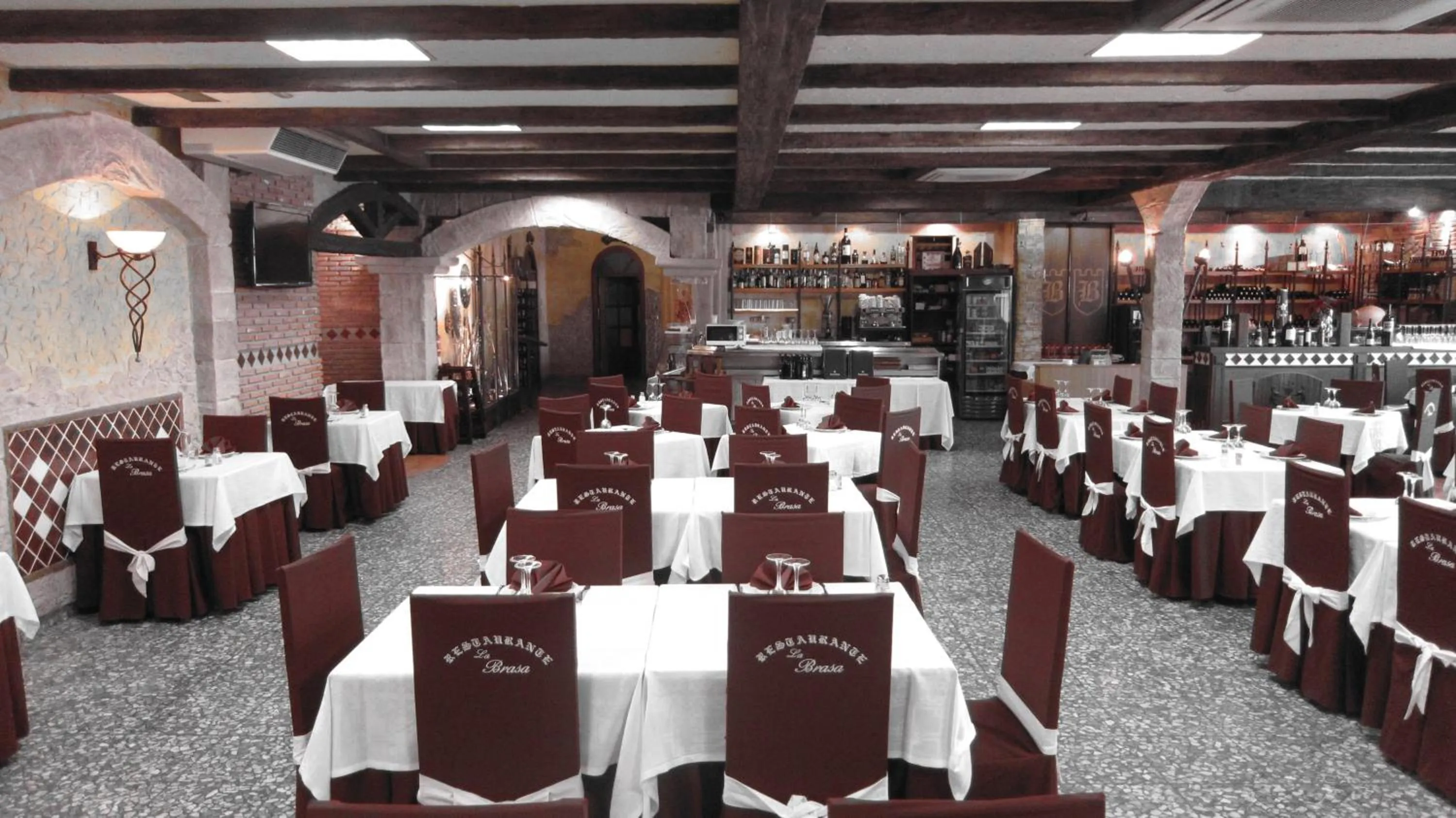 Restaurant/places to eat in Hotel La Brasa