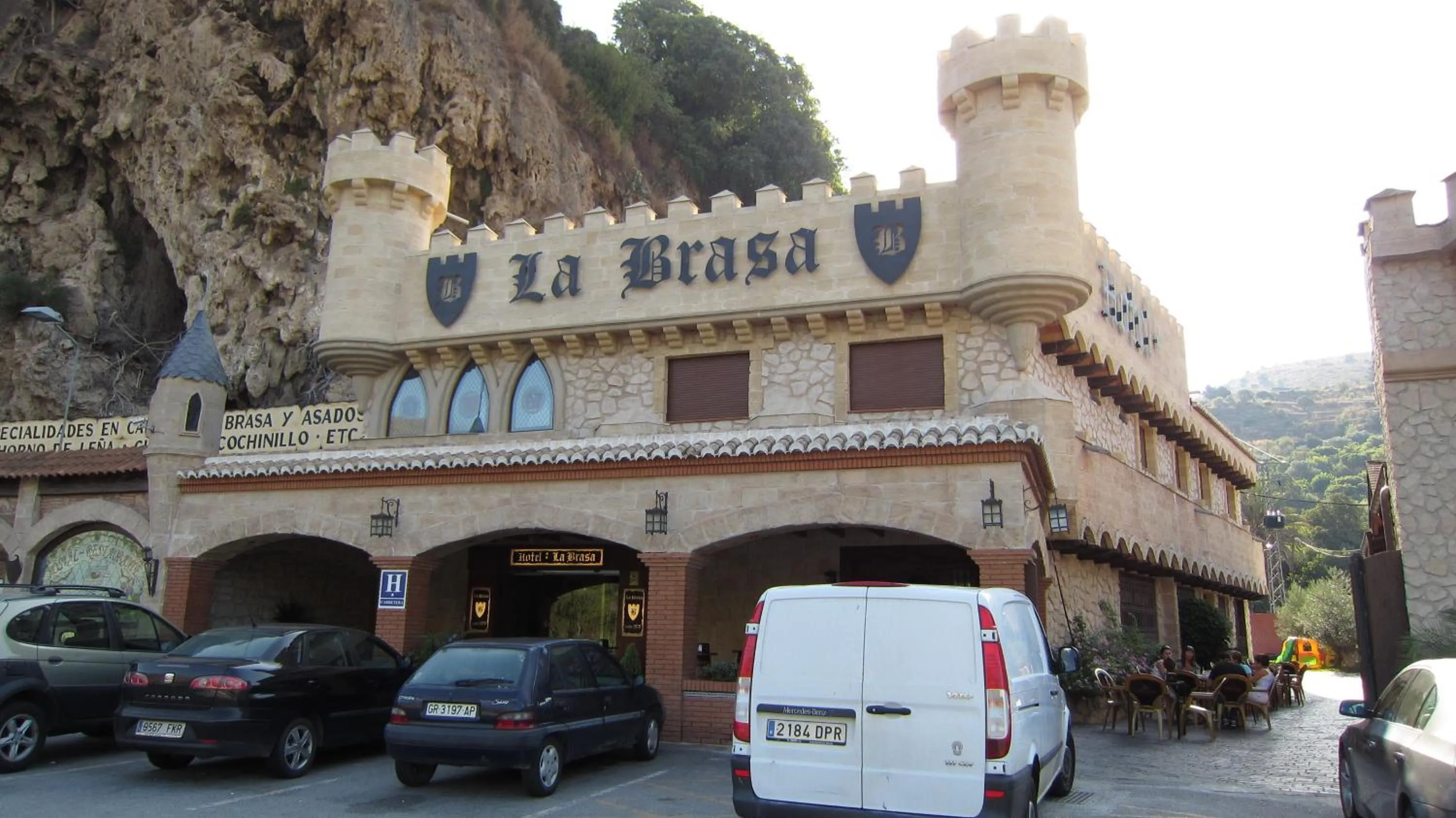 Area and facilities in Hotel La Brasa