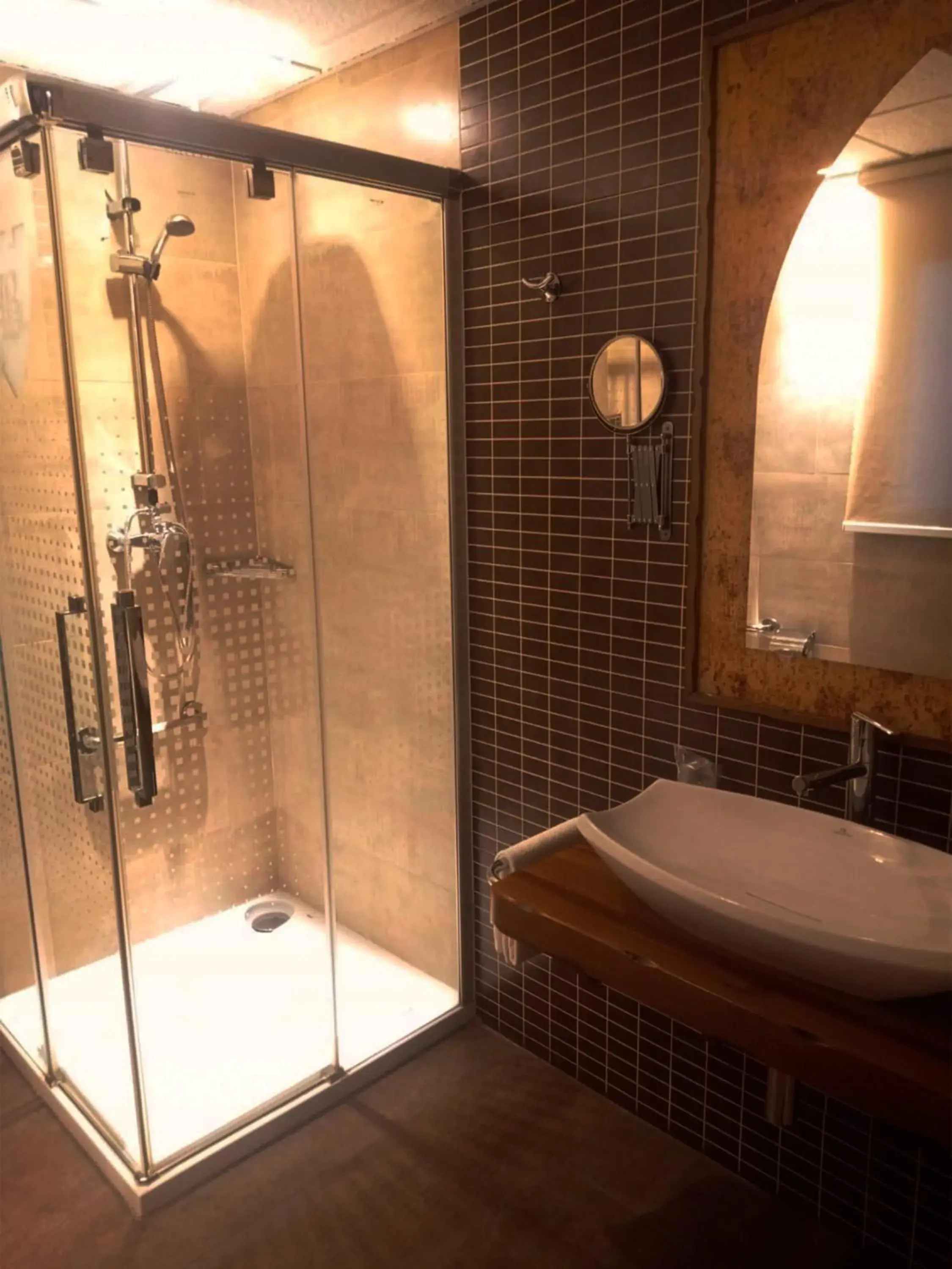 Single Room - Disability Access in Hotel La Brasa Single Room - Disability Access in Hotel La Brasa