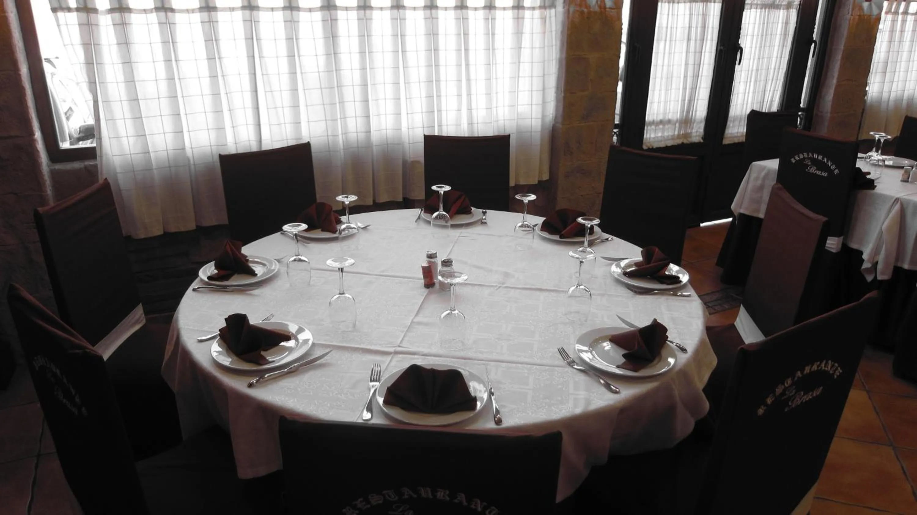 Restaurant/places to eat in Hotel La Brasa