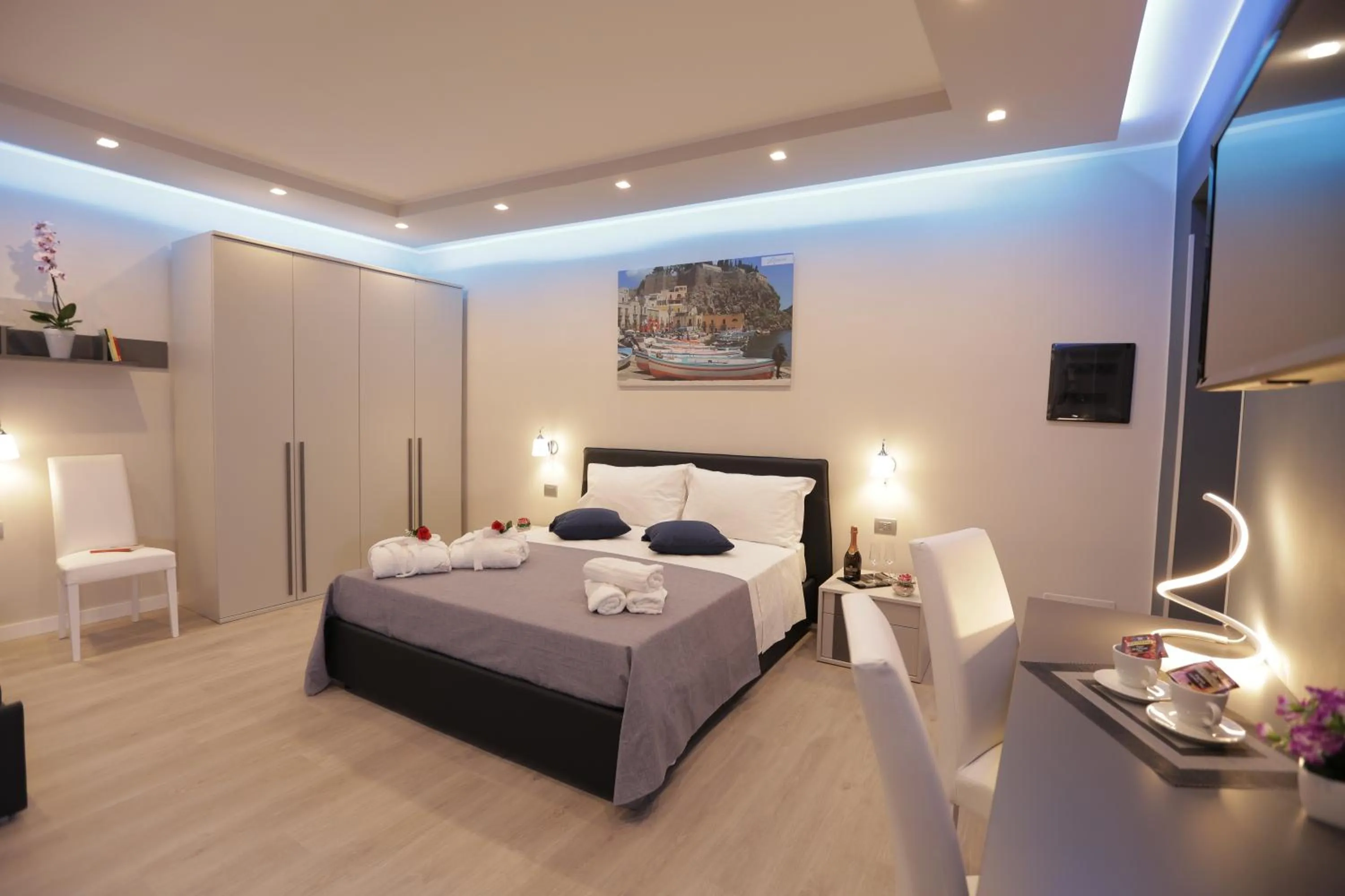 Bed in Sunset Tropea