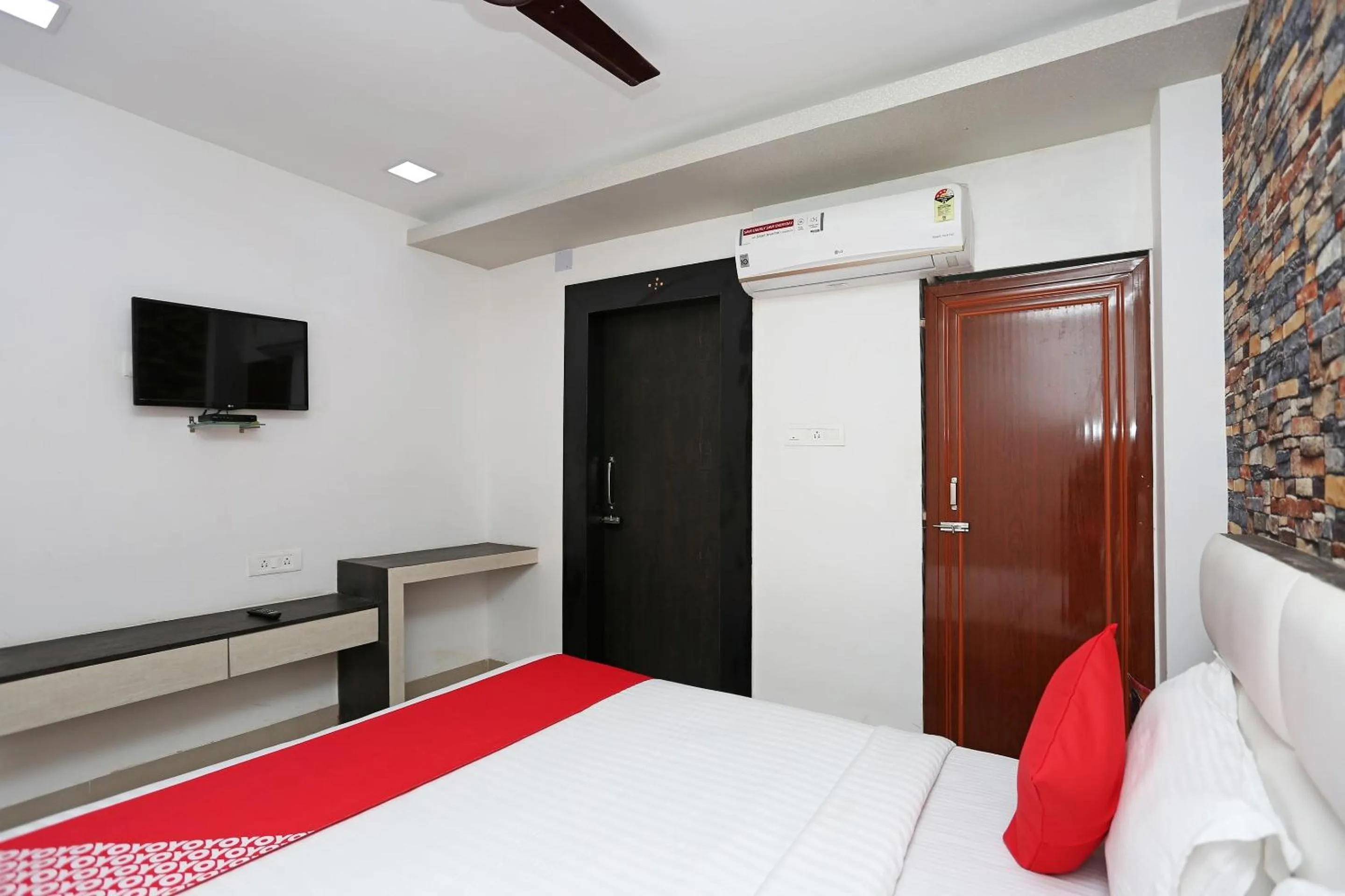 Bedroom in Super Capital O Sai Jagannath