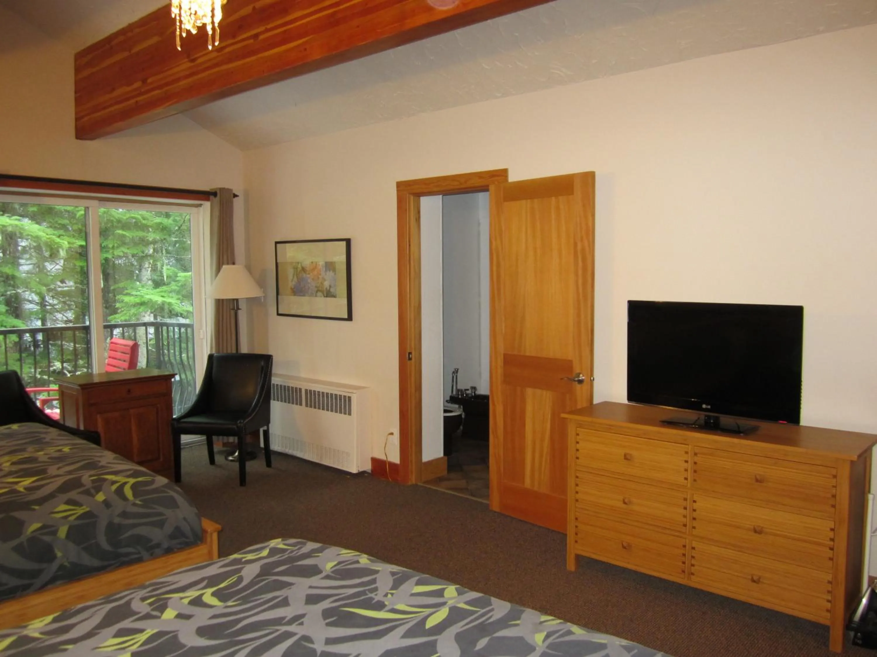 Bedroom, Bed in The Lodge At Skeena Landing