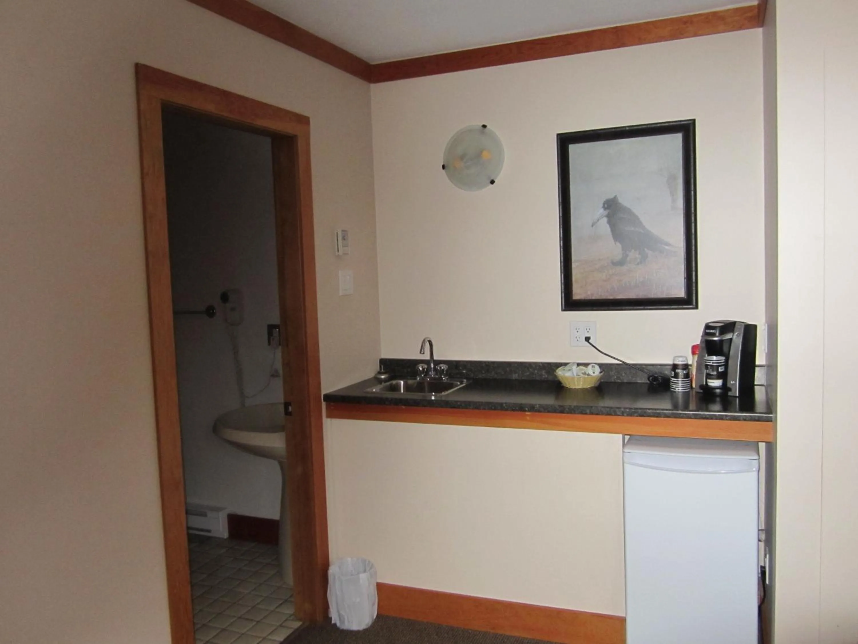 Kitchen or kitchenette in The Lodge At Skeena Landing