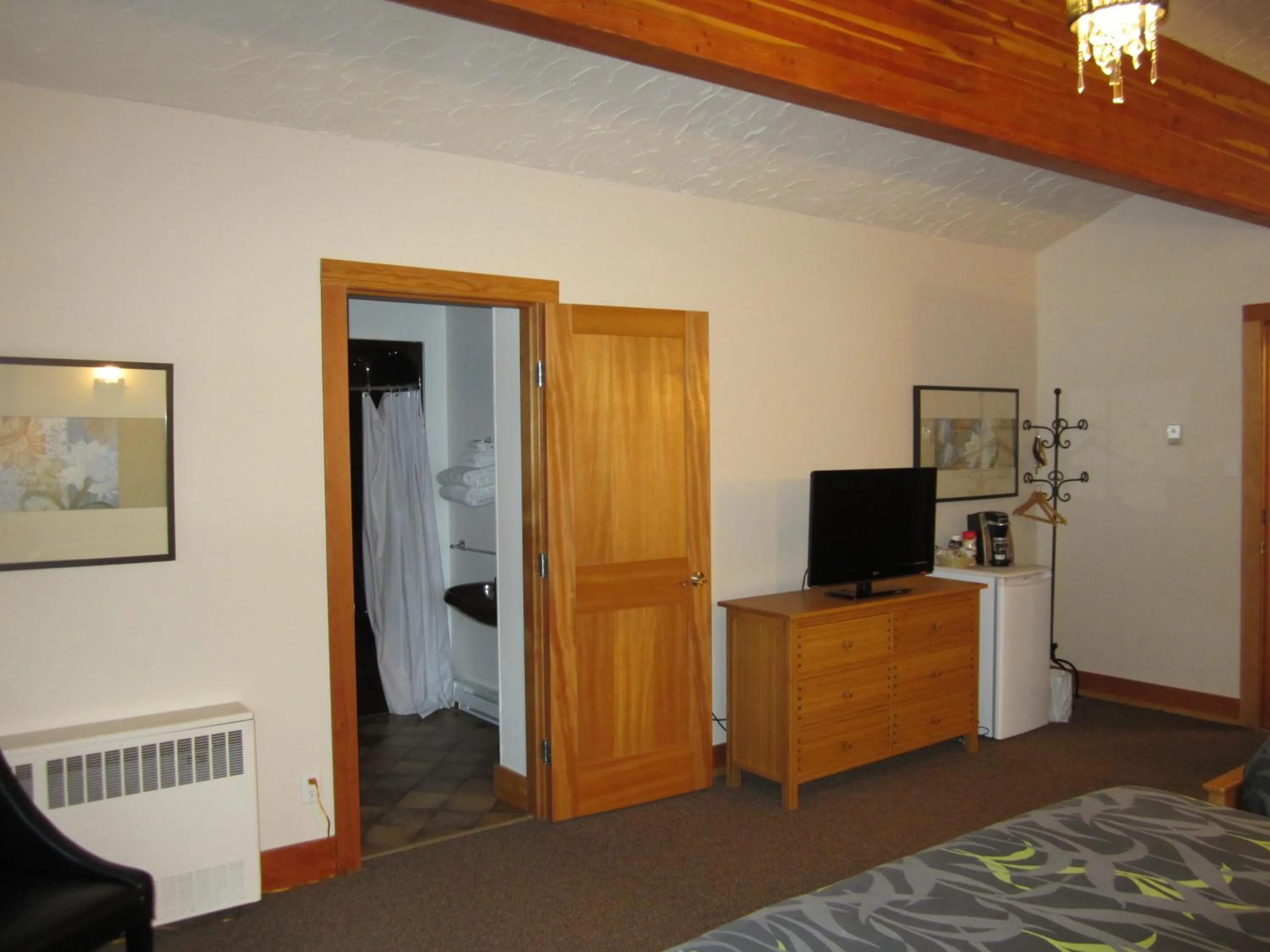 Bedroom in The Lodge At Skeena Landing