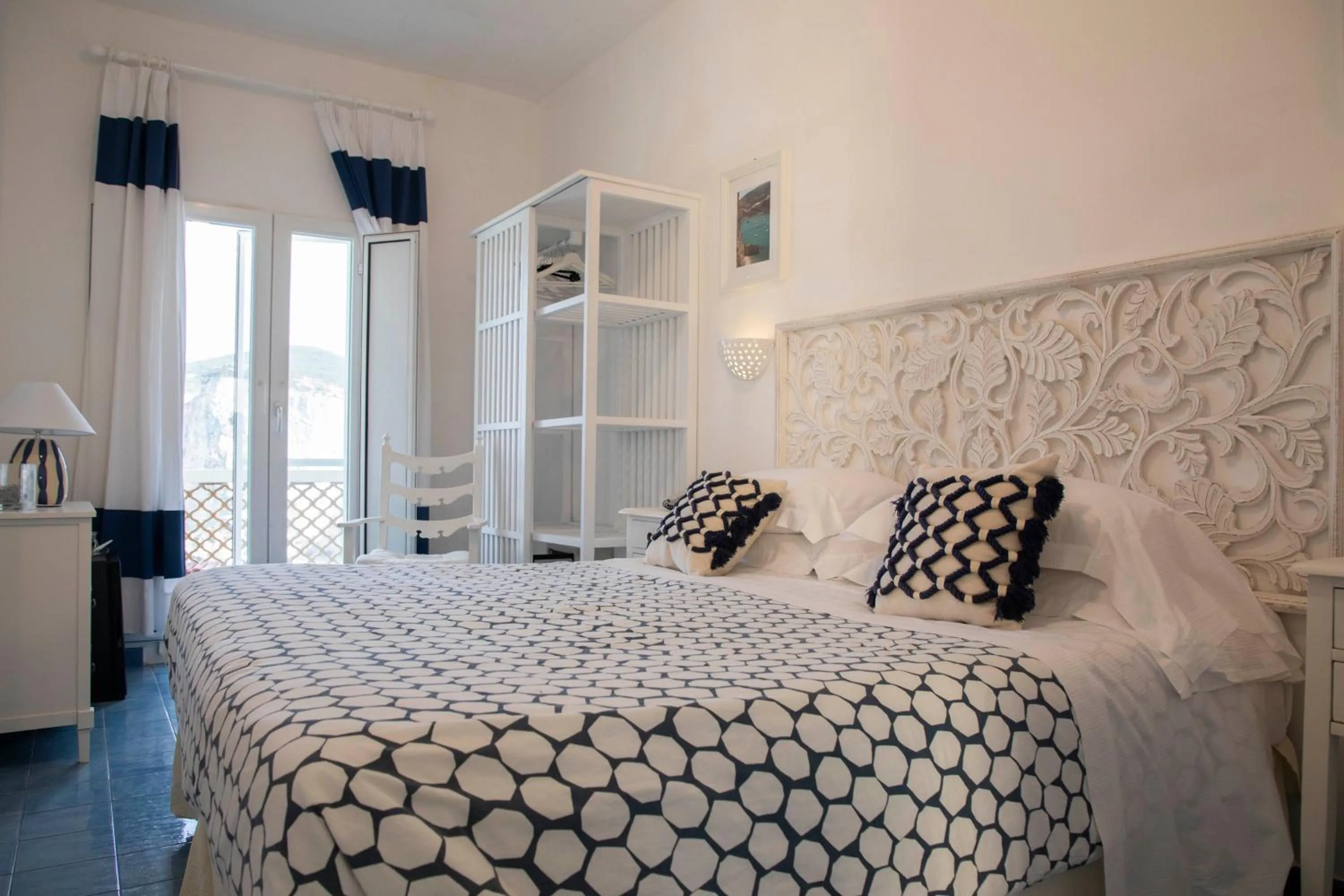 Bed in Hotel Chiaia Di Luna