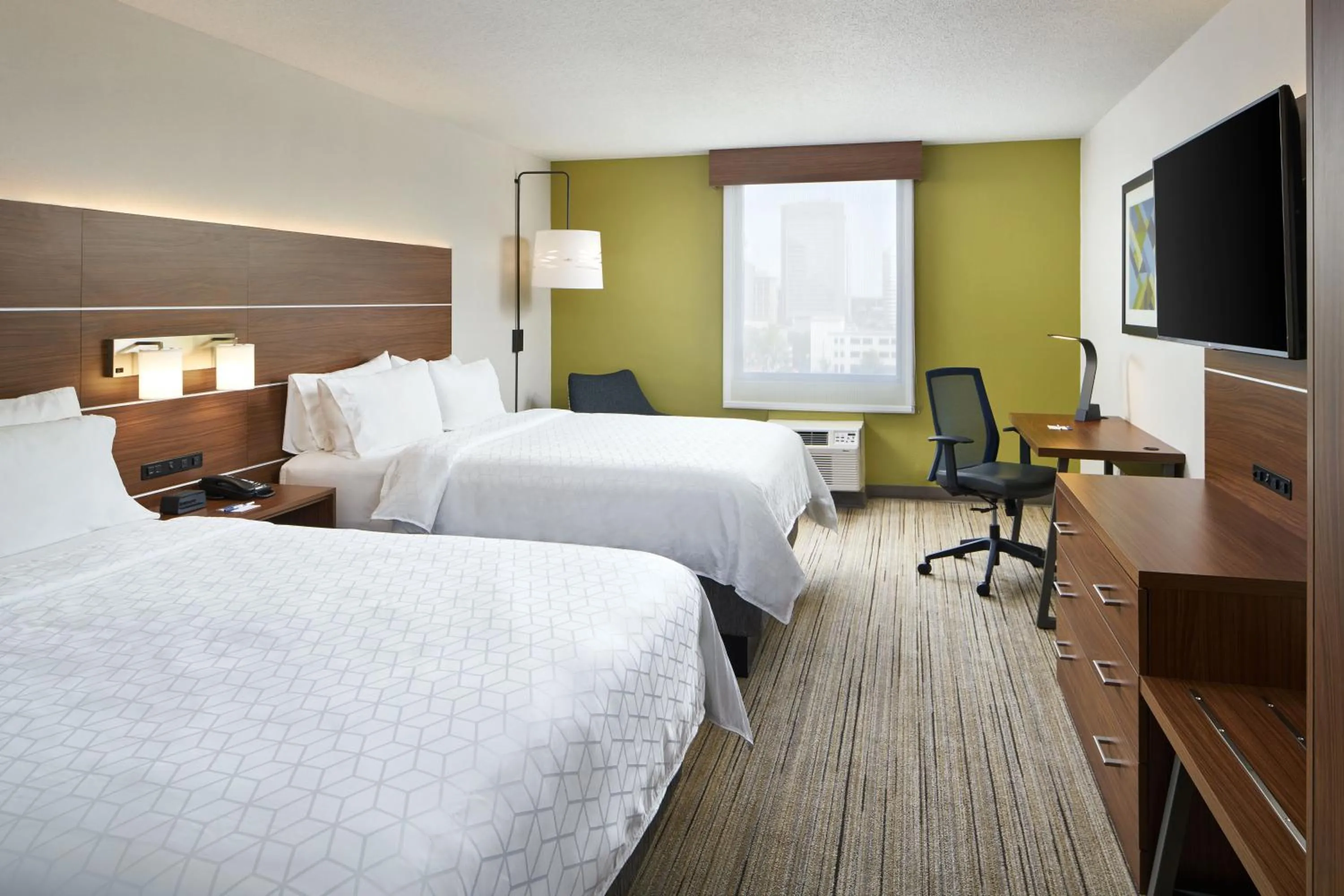 Photo of the whole room, Bed in Holiday Inn Express - Richmond Downtown by IHG