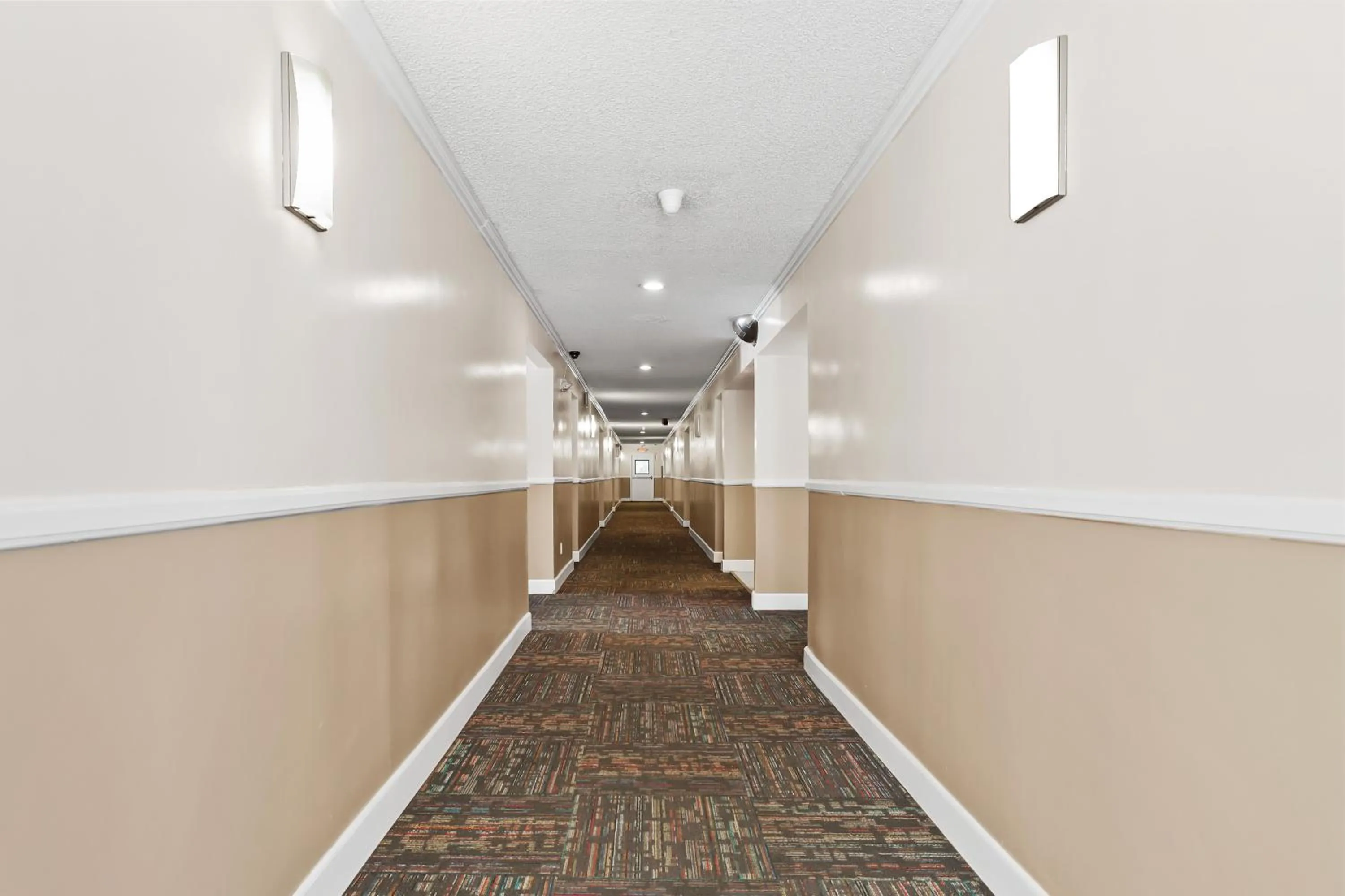 Property building in Brookhurst Plaza Inn