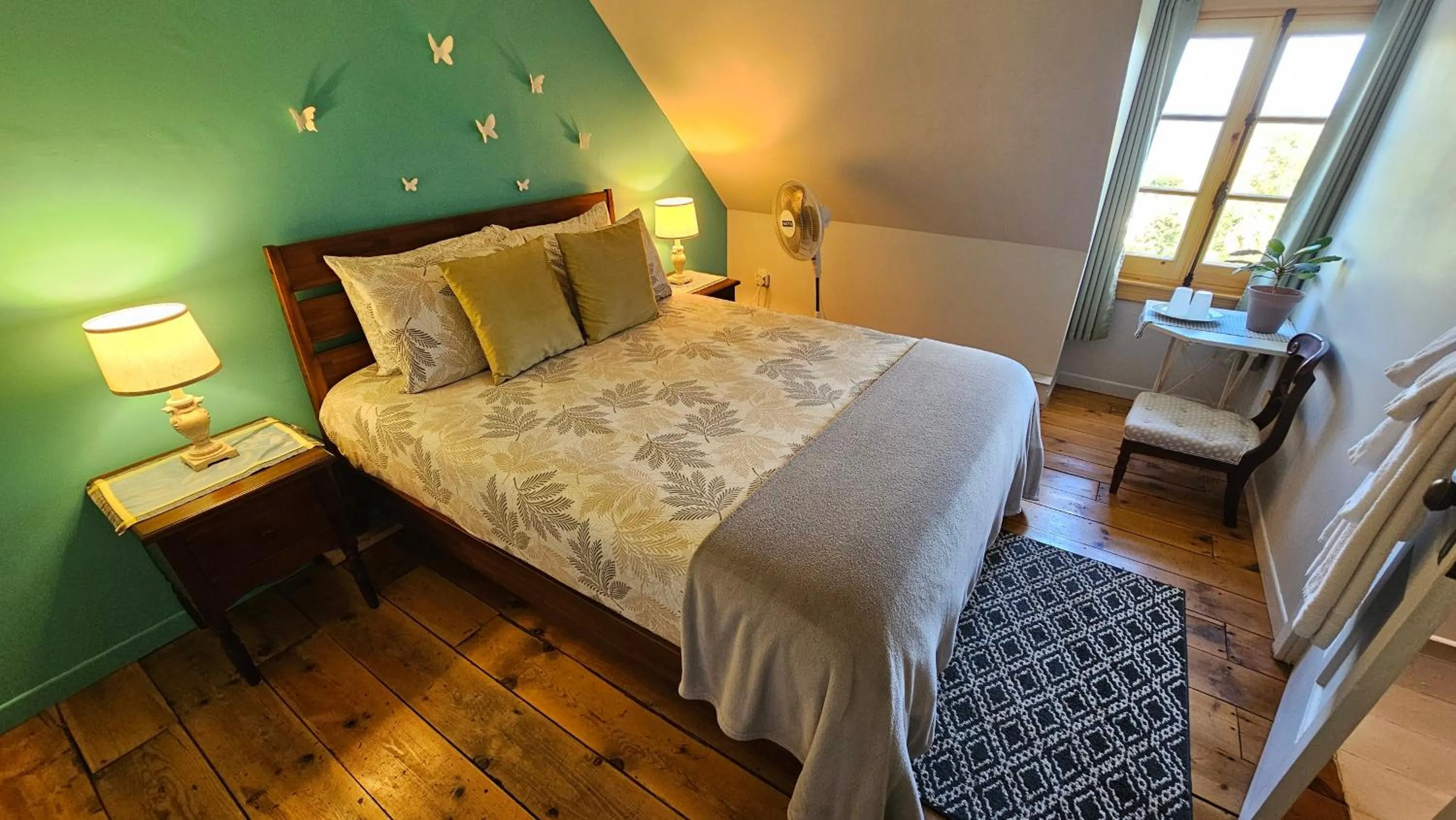 Bedroom, Bed in Auberge La Châtelaine