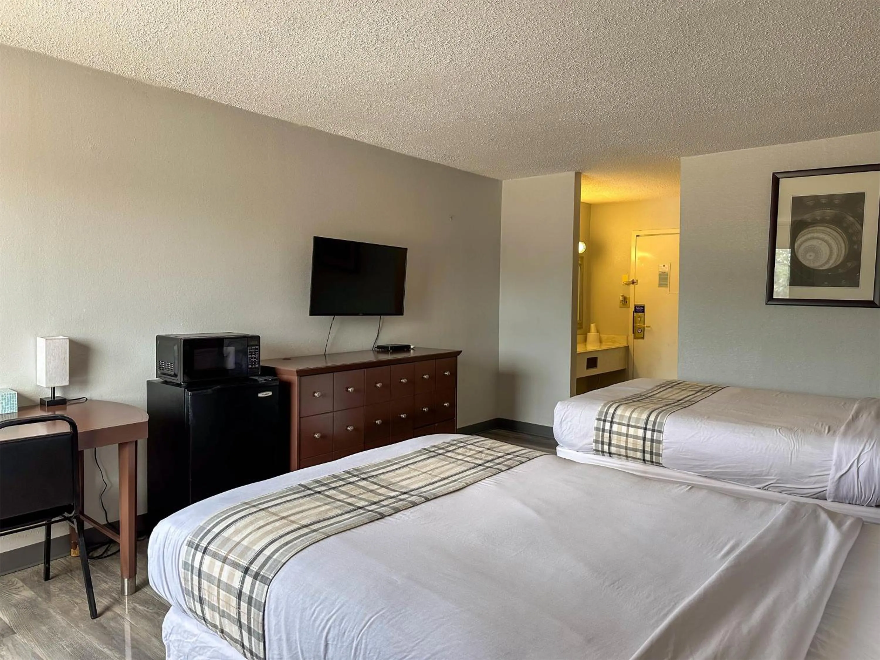 Bedroom, Bed in Motel 6 Rochester, NY - Airport