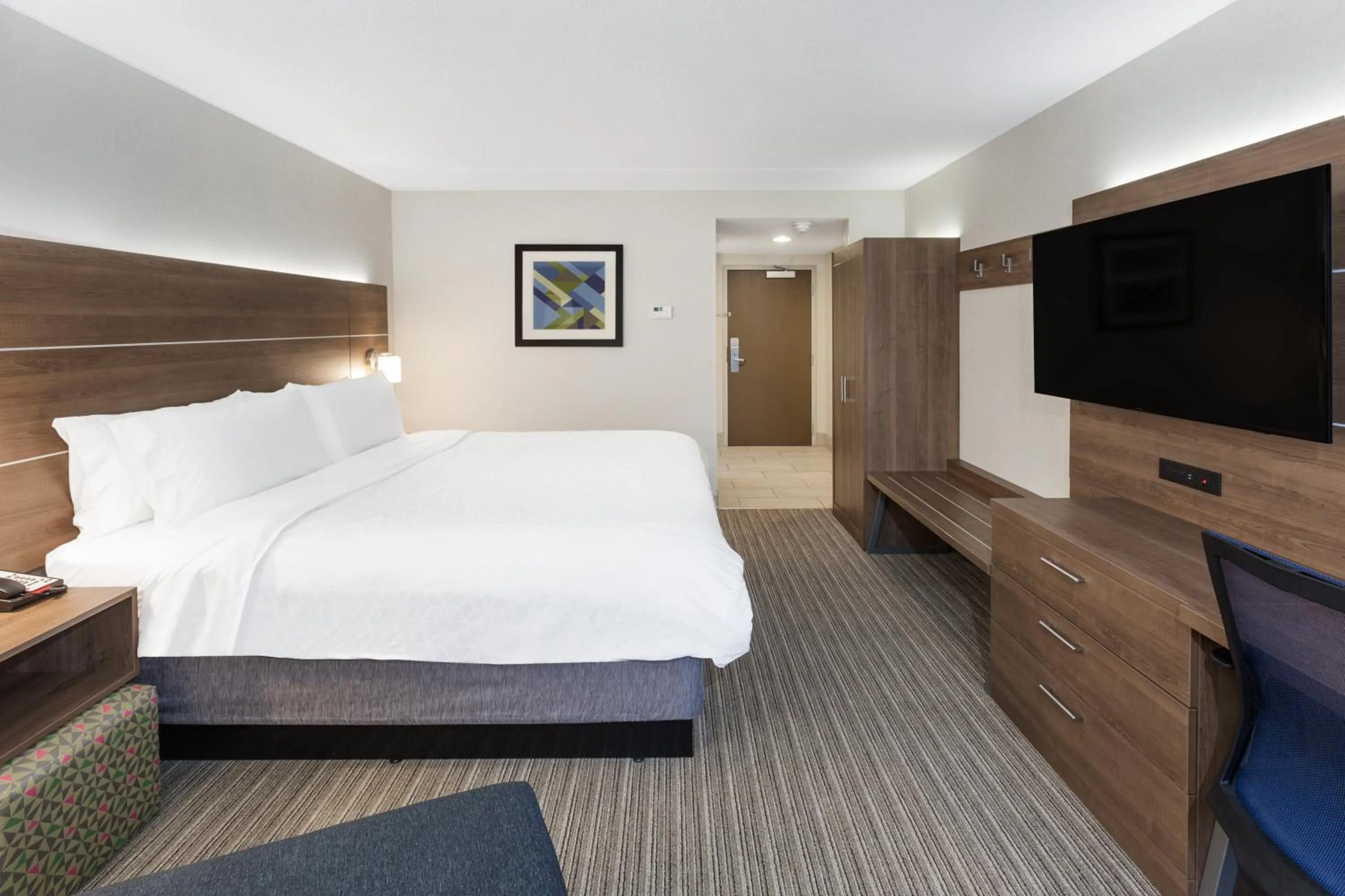 Photo of the whole room, Bed in Holiday Inn Express & Suites Tilton by IHG
