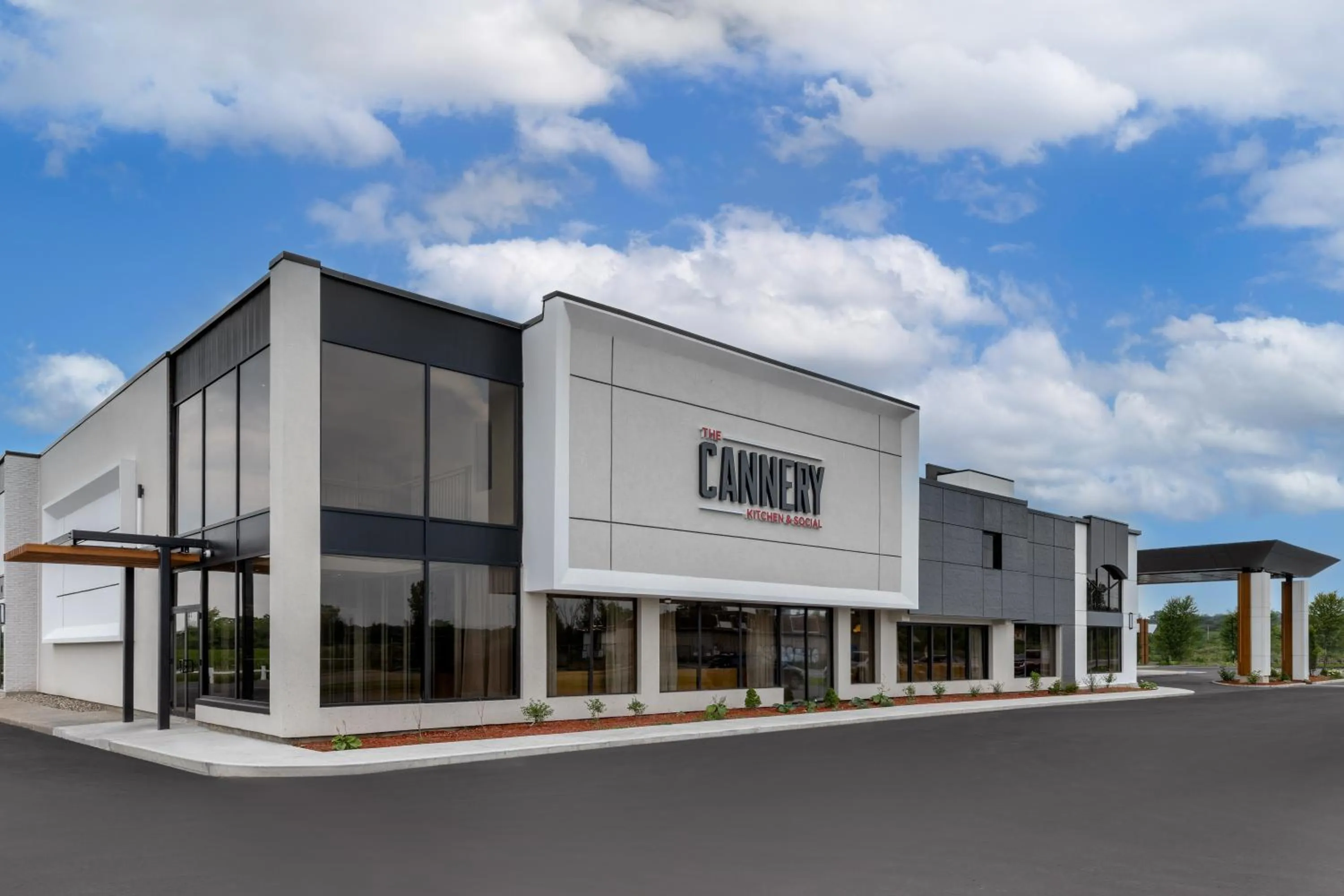 Restaurant/places to eat in DoubleTree by Hilton Kingston - Newly Renovated