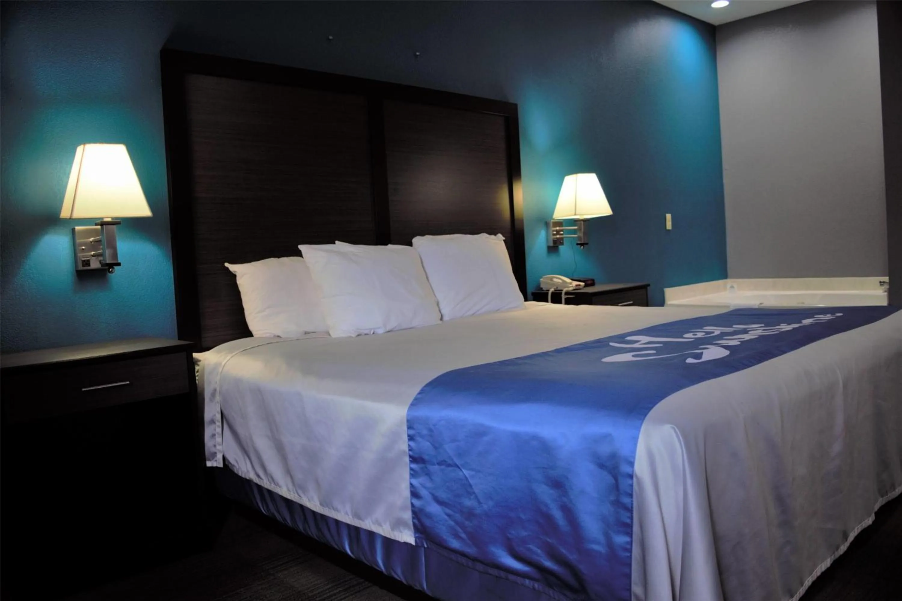 Photo of the whole room, Bed in Days Inn by Wyndham Montgomery