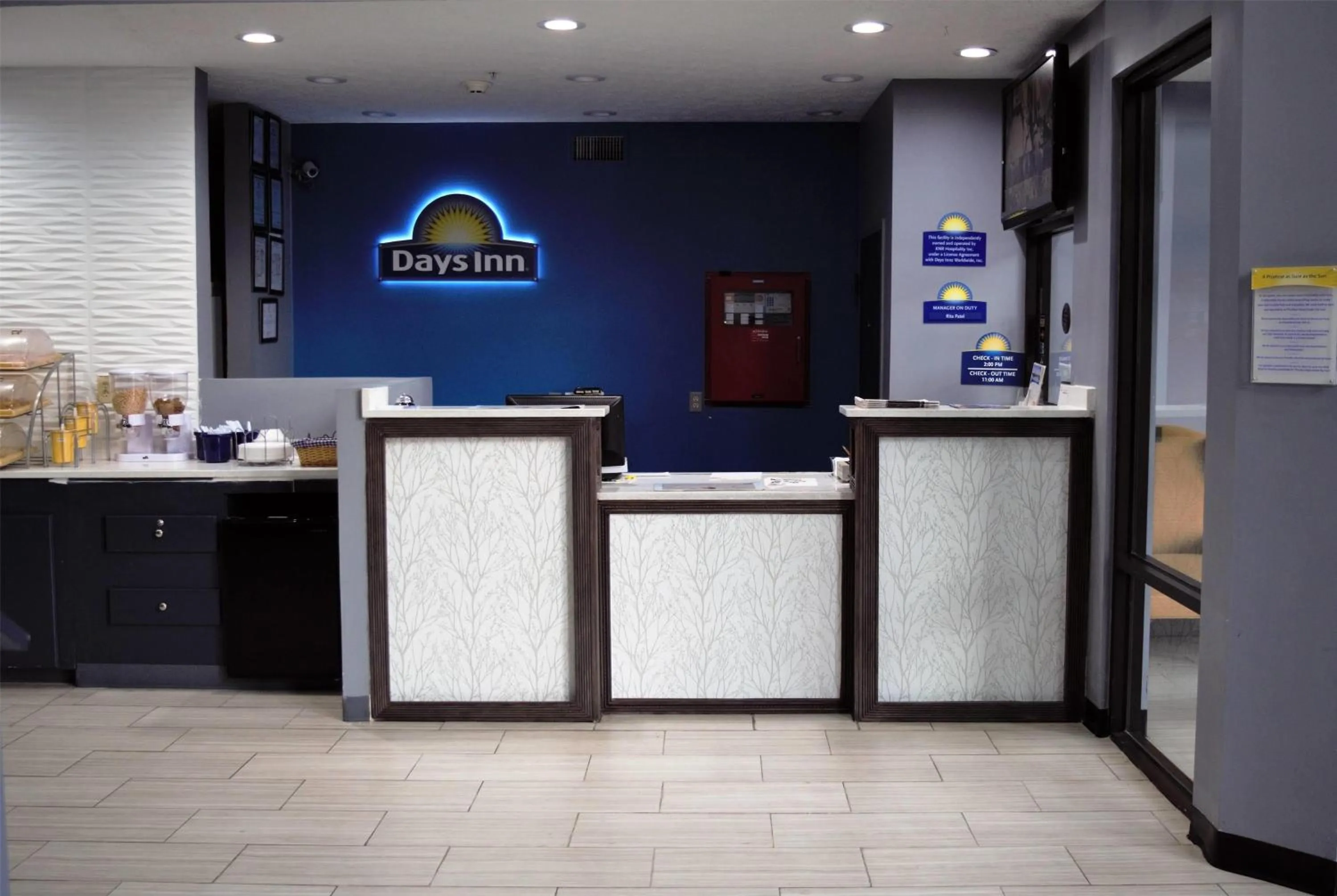 Lobby or reception in Days Inn by Wyndham Montgomery