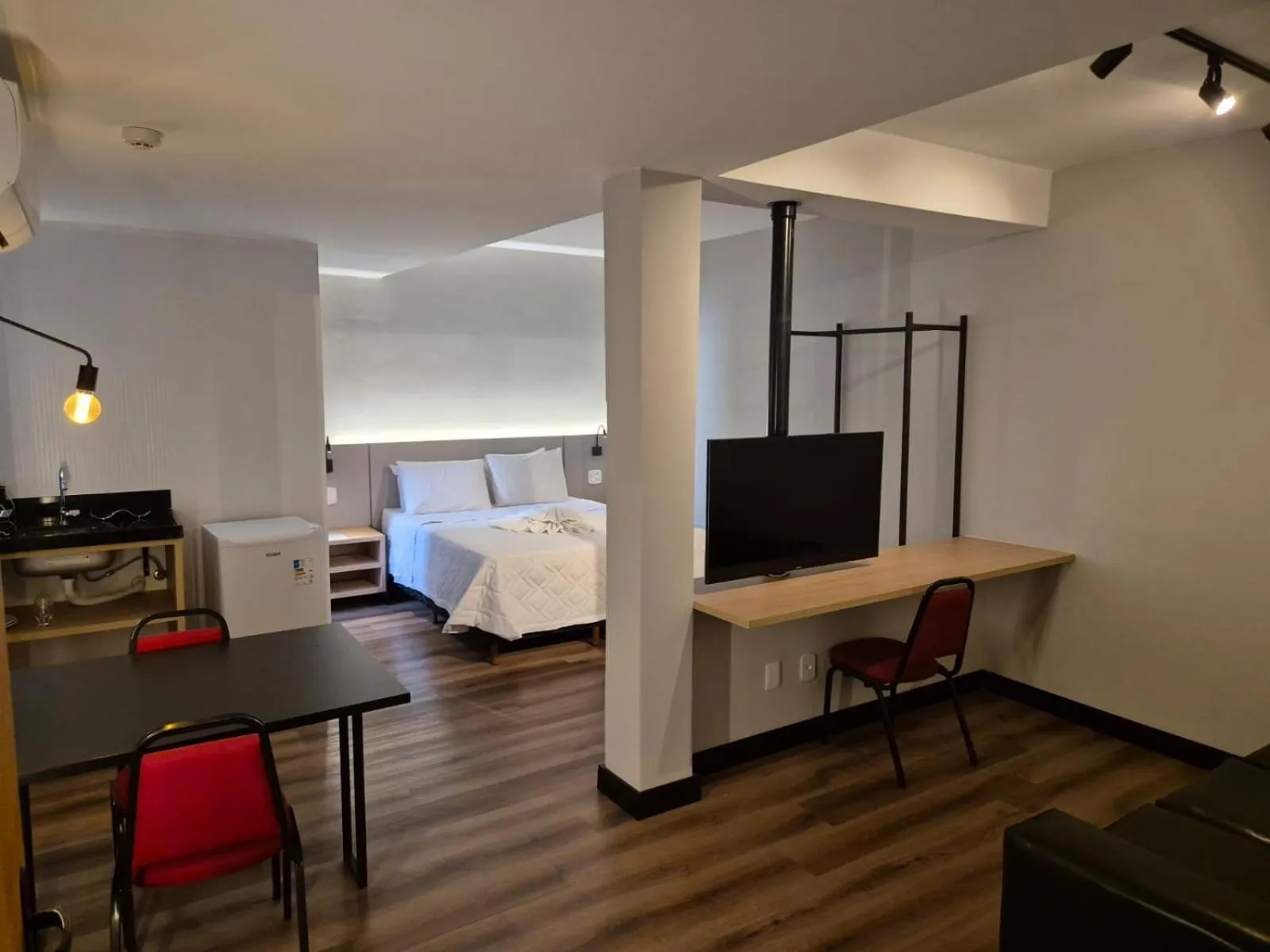 TV and multimedia, Bed in Panorama Hotel