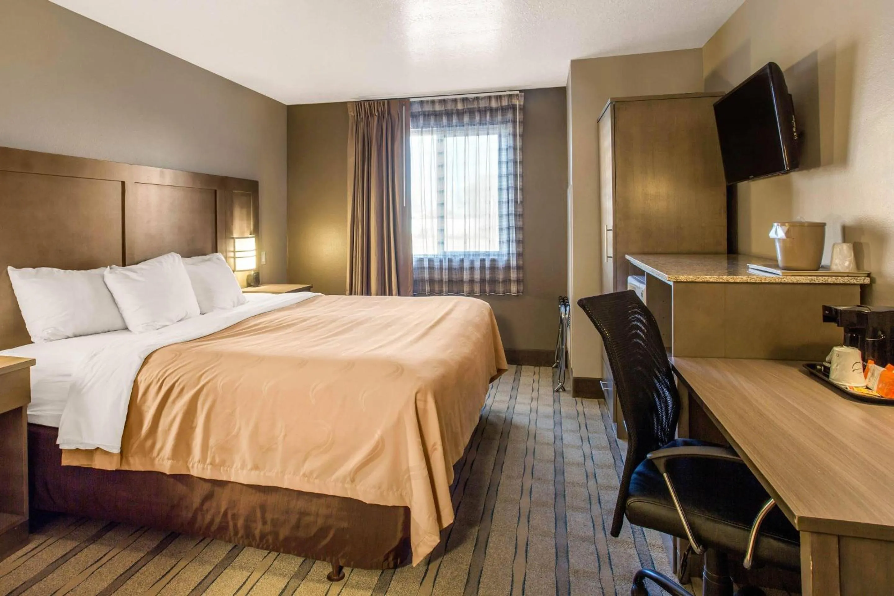 Bedroom, Bed in Quality Inn Moriarty