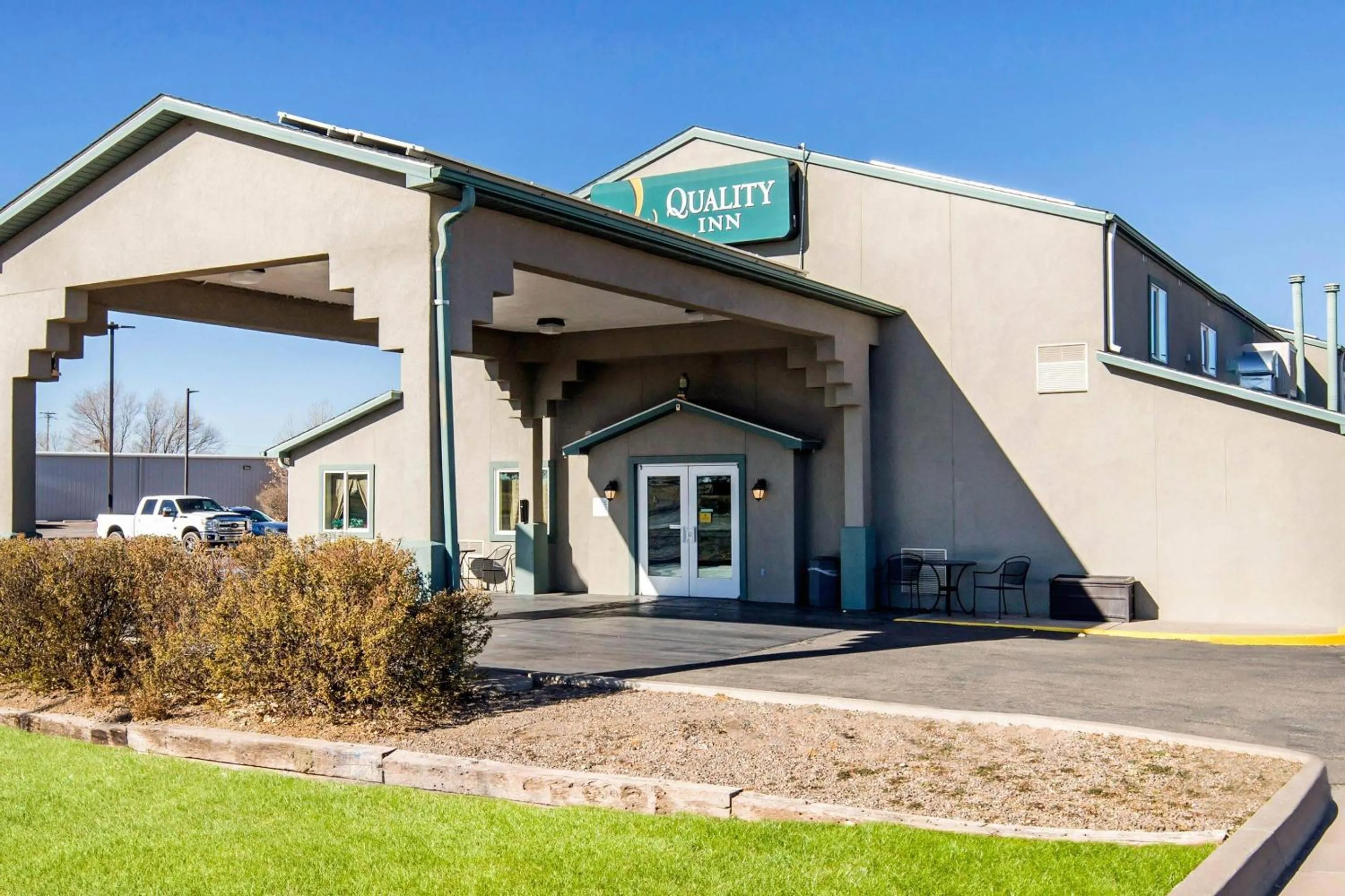 Property building in Quality Inn Moriarty