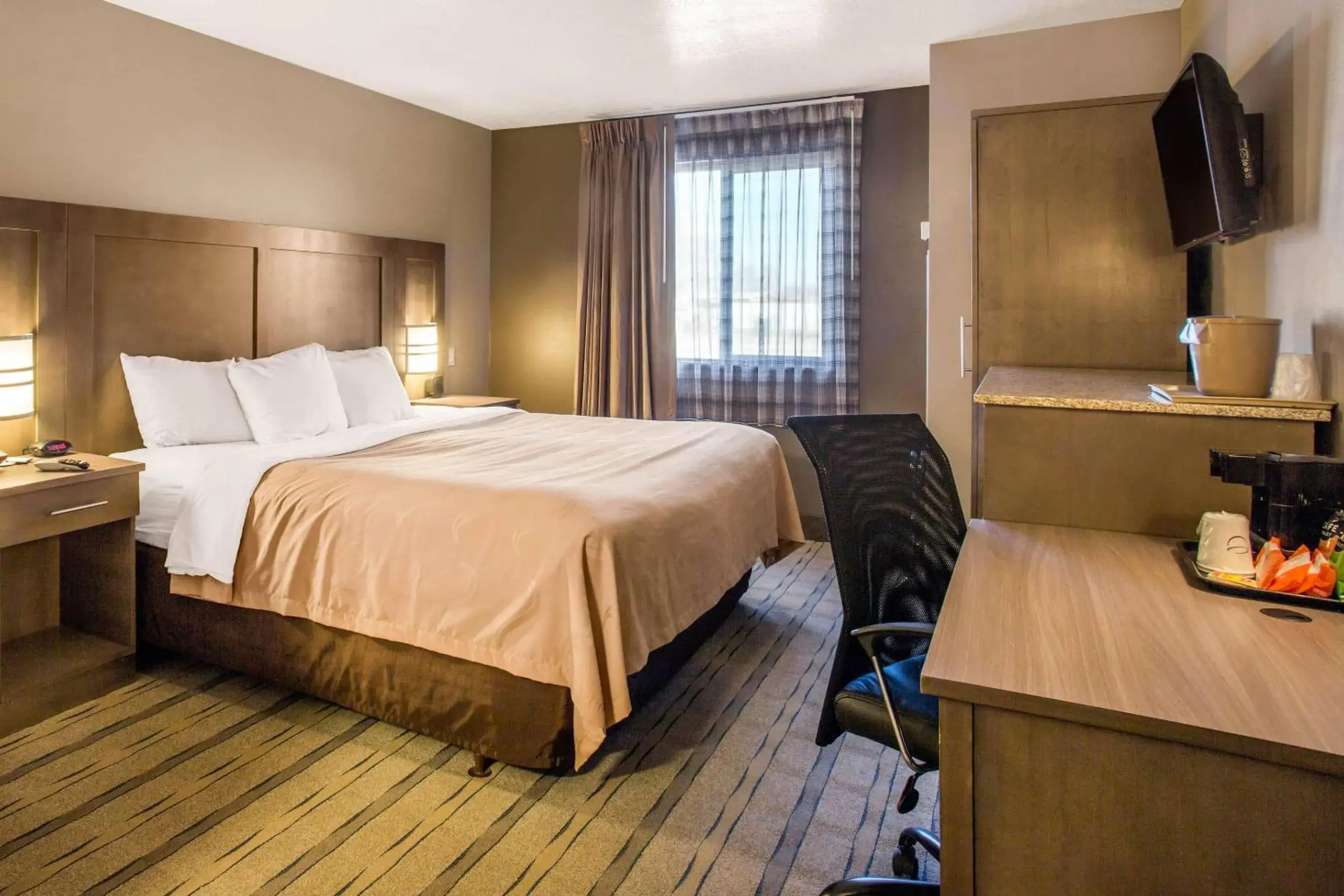 Standard King Room - Non-Smoking in Quality Inn Standard King Room - Non-Smoking in Quality Inn