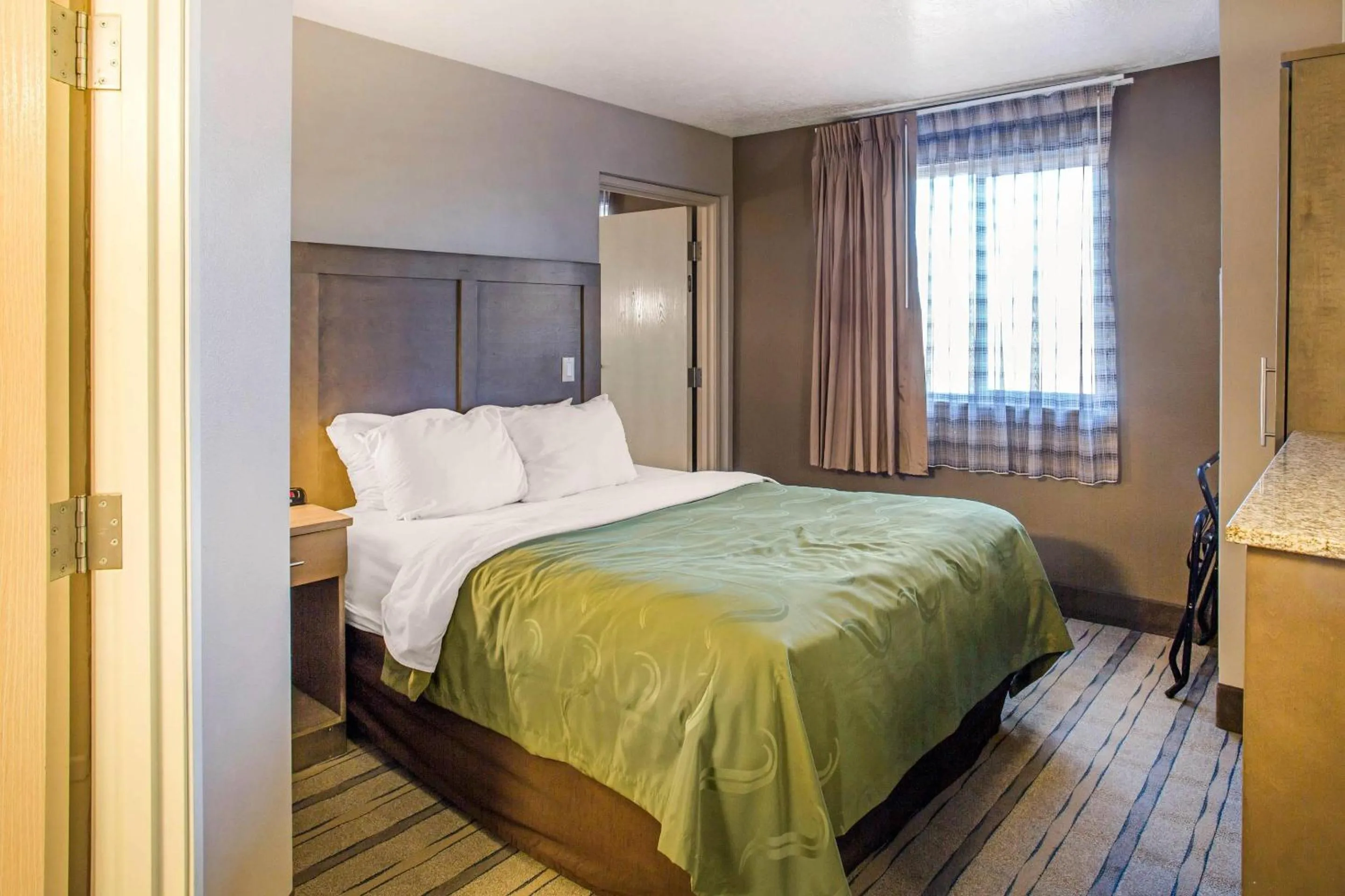 Bedroom, Bed in Quality Inn Moriarty