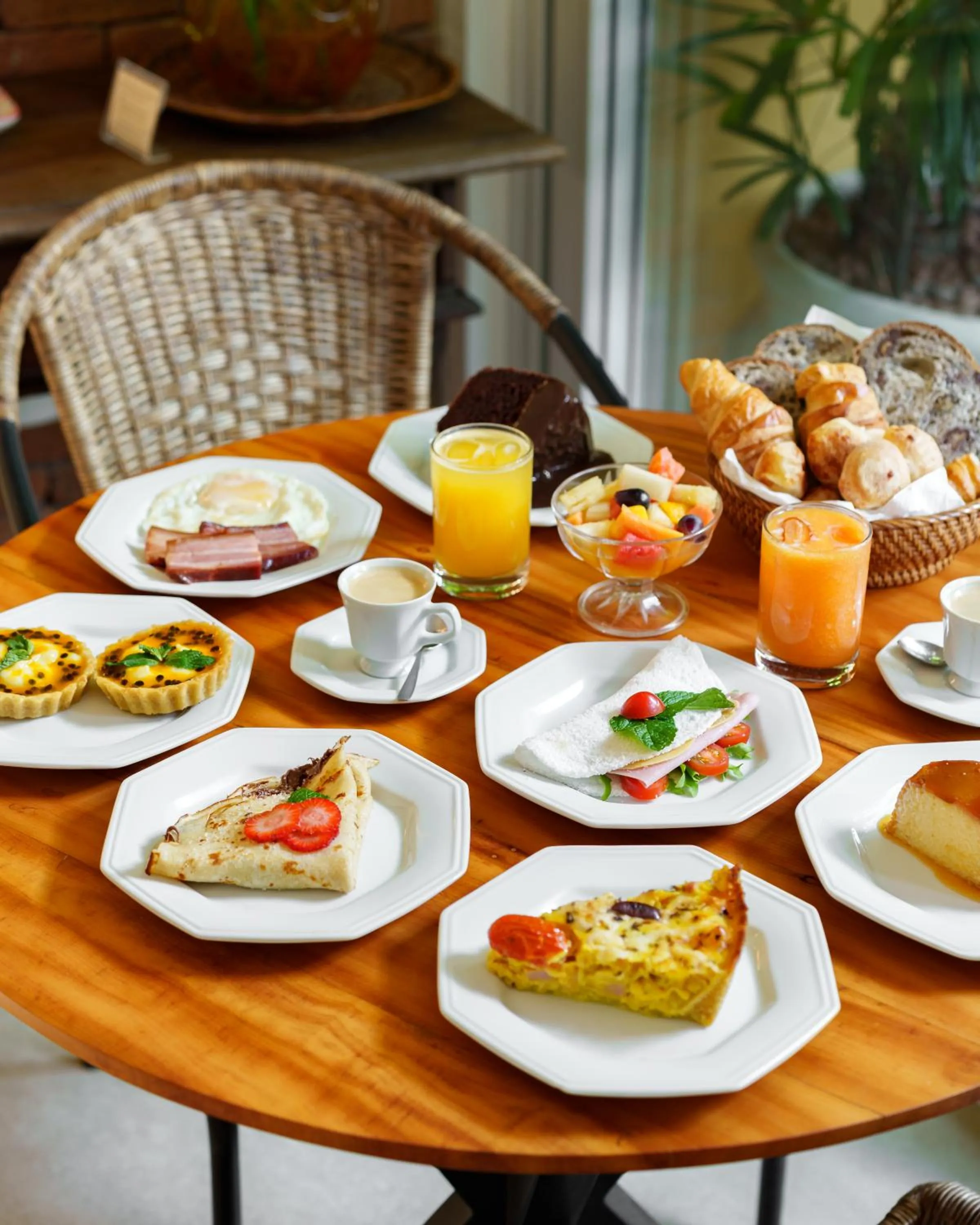 Breakfast in La Chimère Buzios Essence