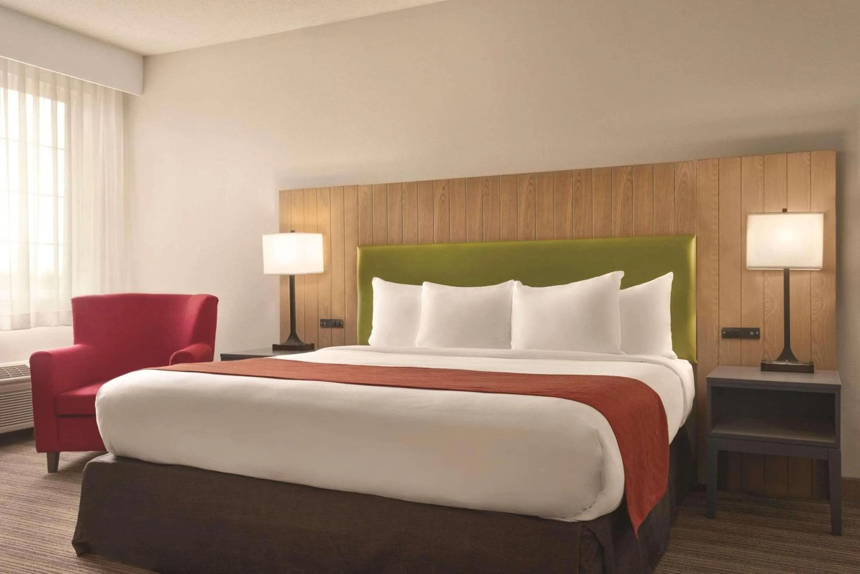 Bedroom, Bed in Country Inn & Suites by Radisson, Eagan, MN