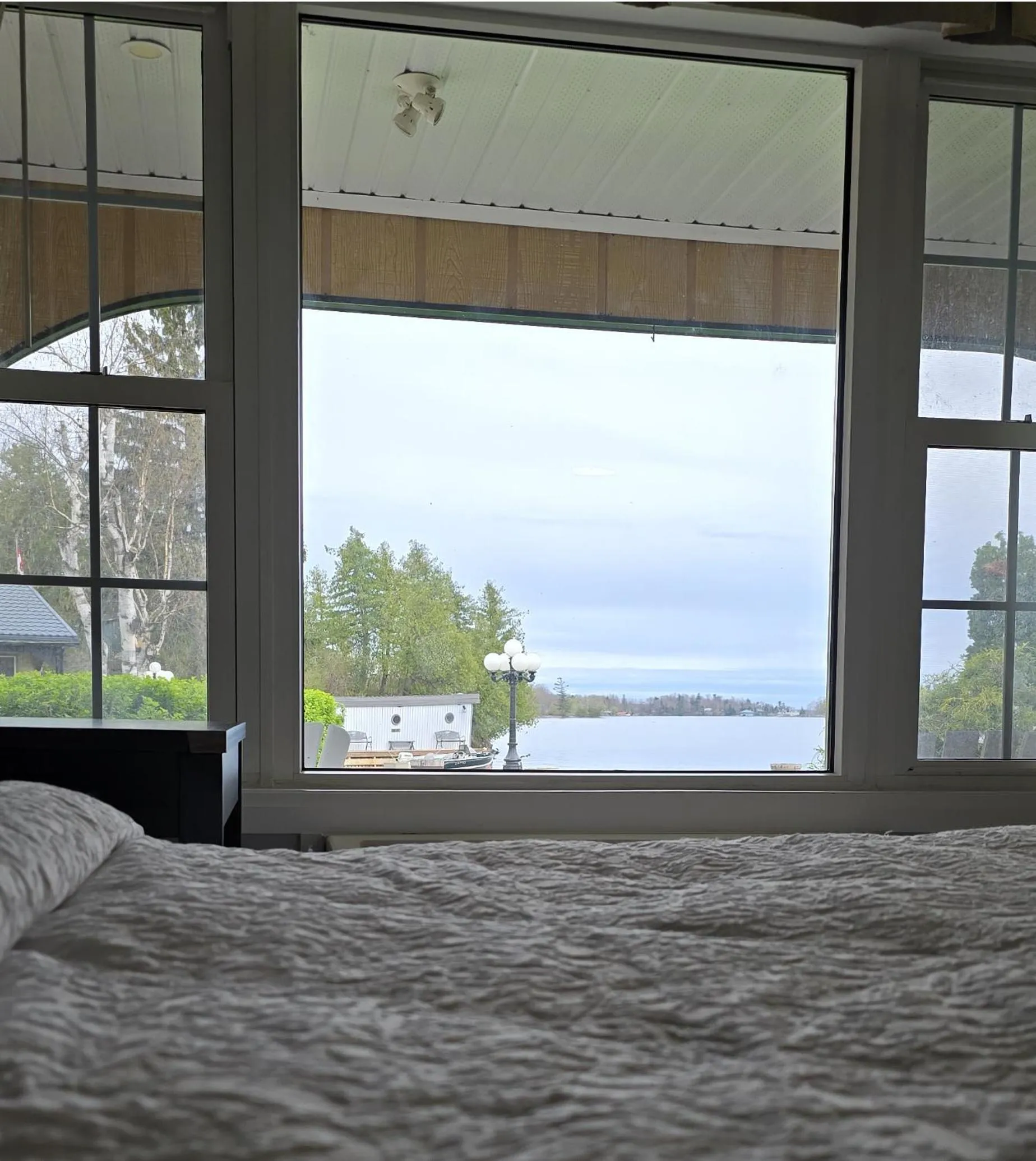 Bed in The Gananoque Inn