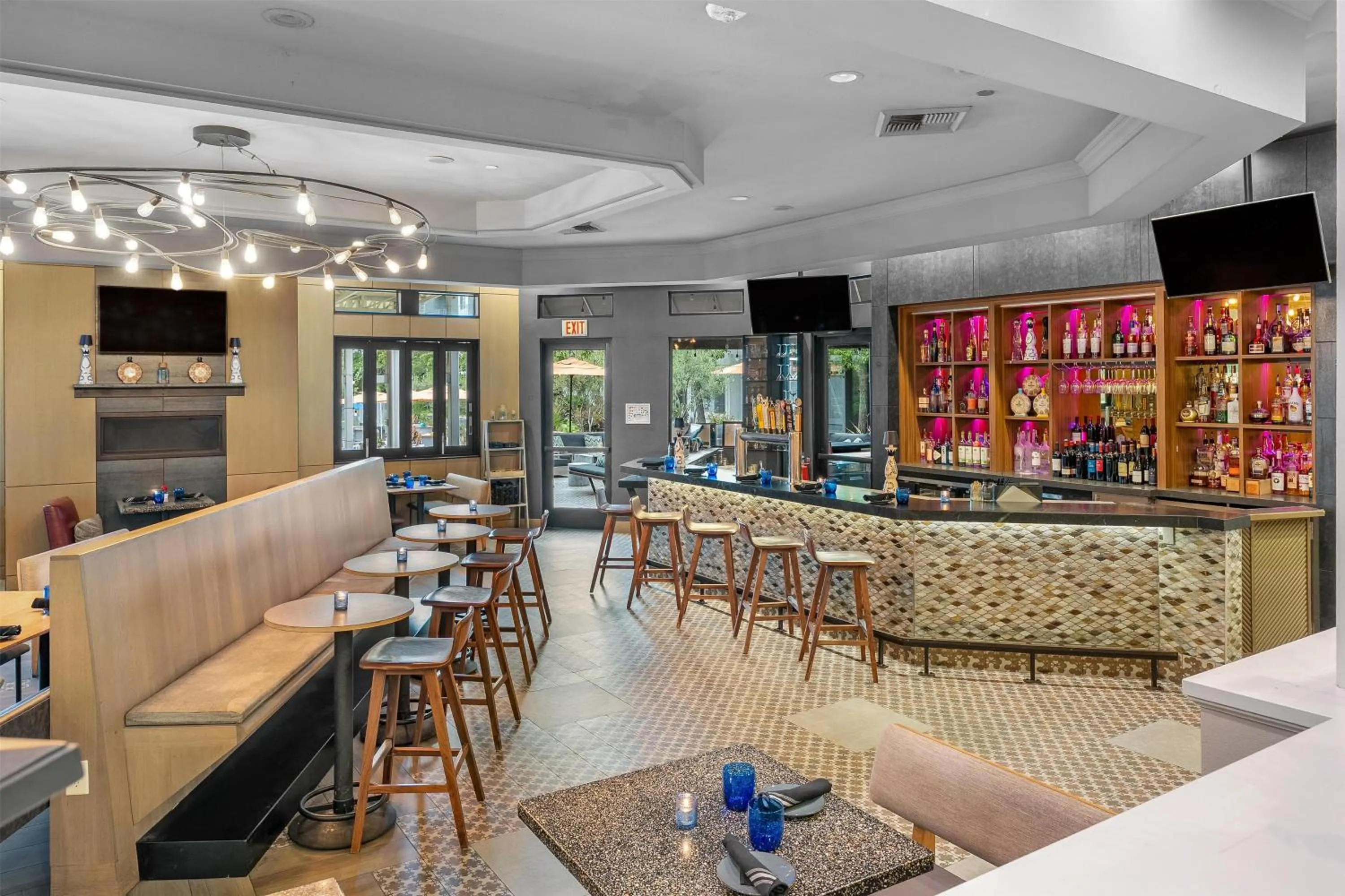 Lounge or bar in Hilton San Diego/Del Mar