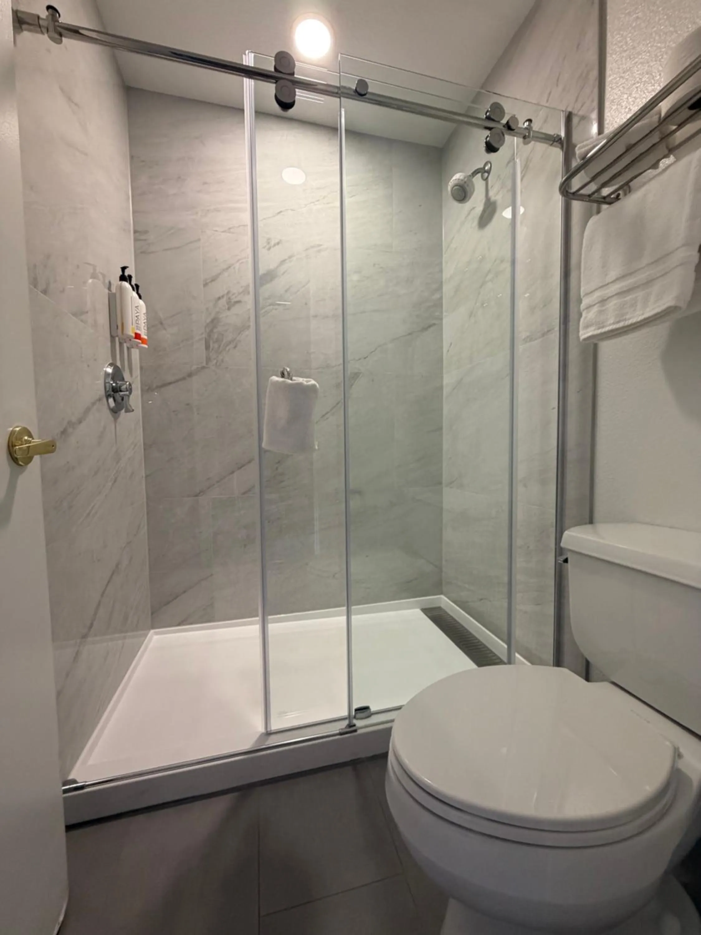 Shower in Desert Quail Inn Sedona at Bell Rock