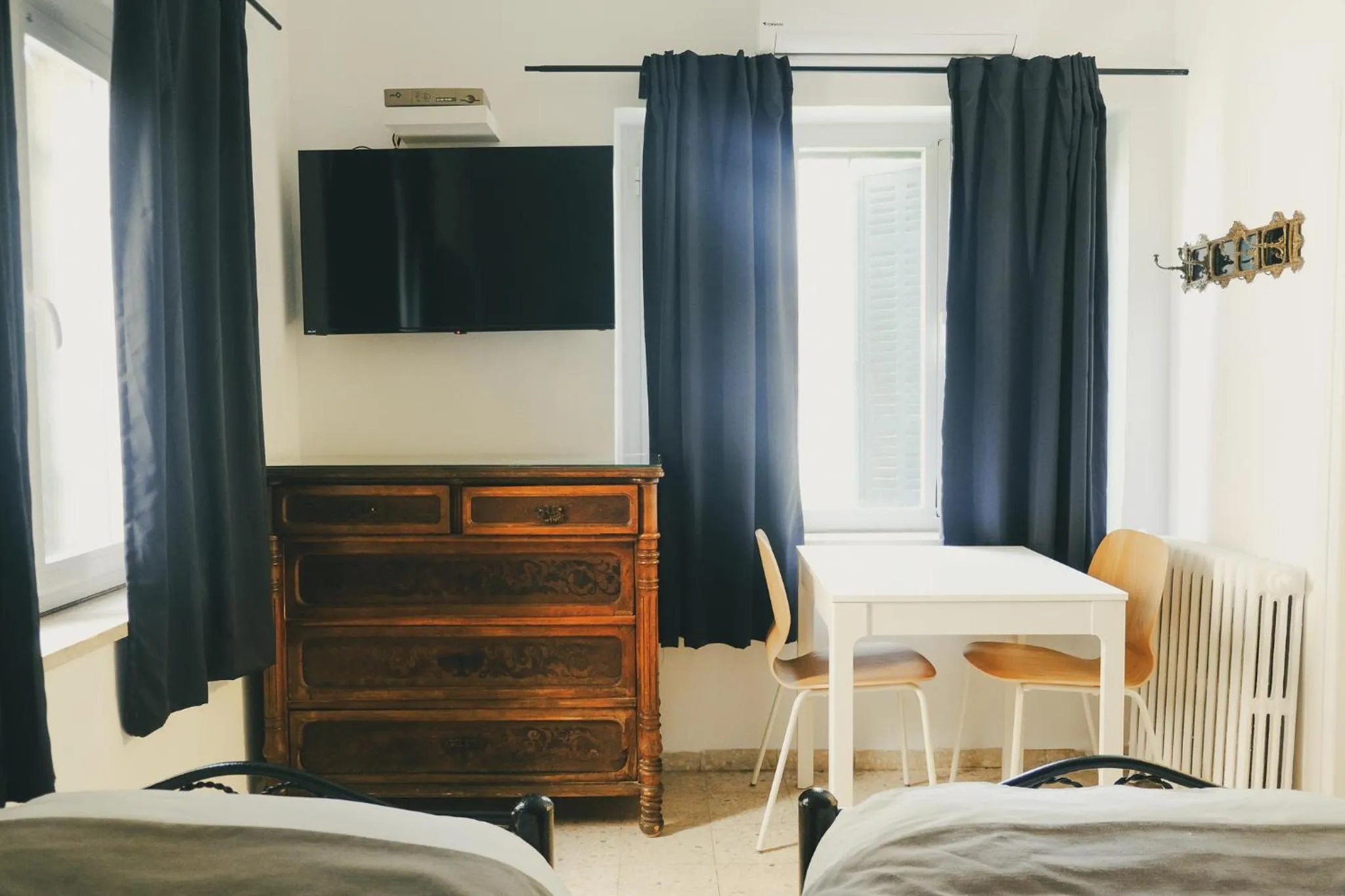 TV and multimedia, Bed in Tzefania Hotel