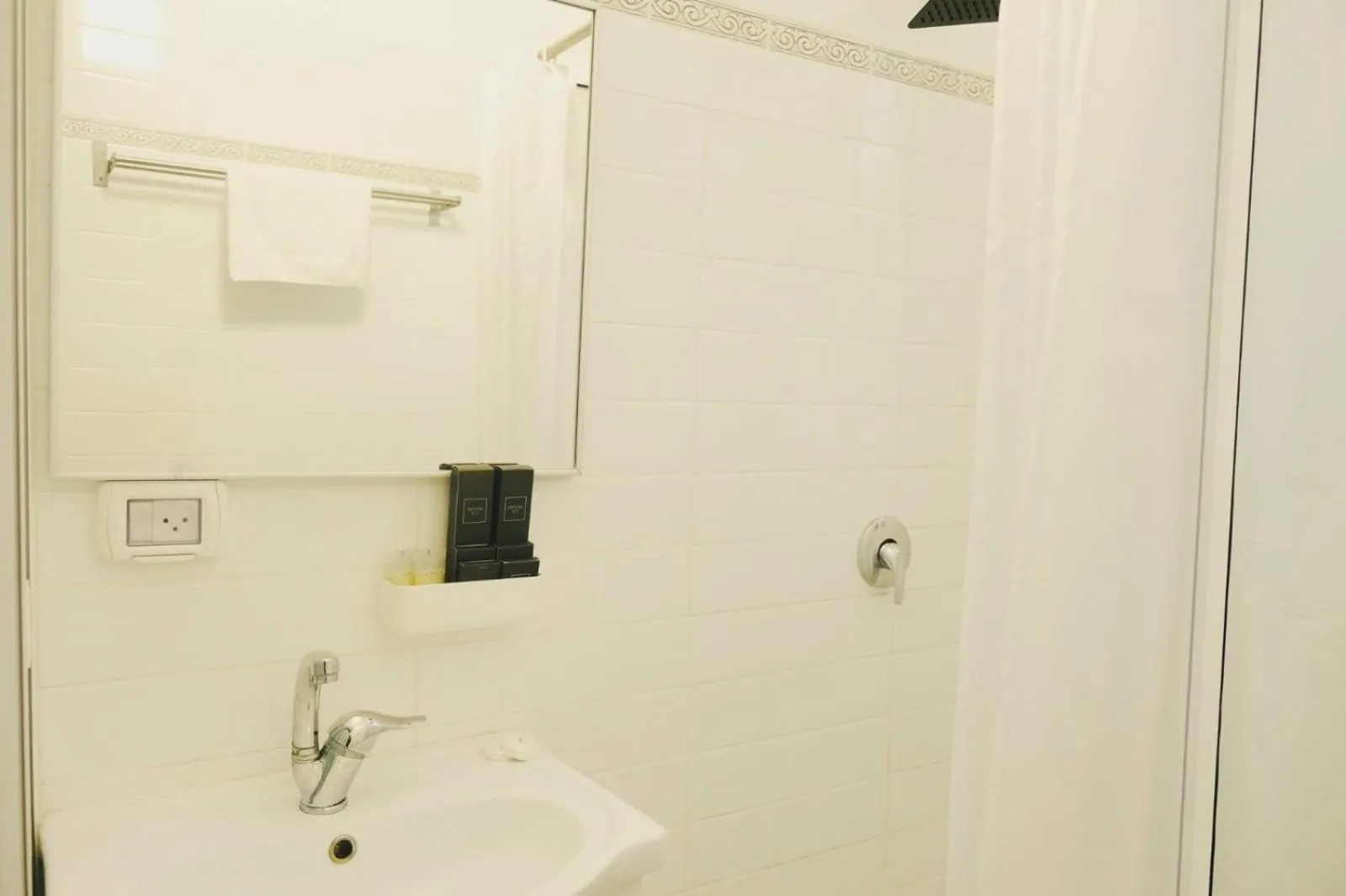 Shower in Tzefania Hotel