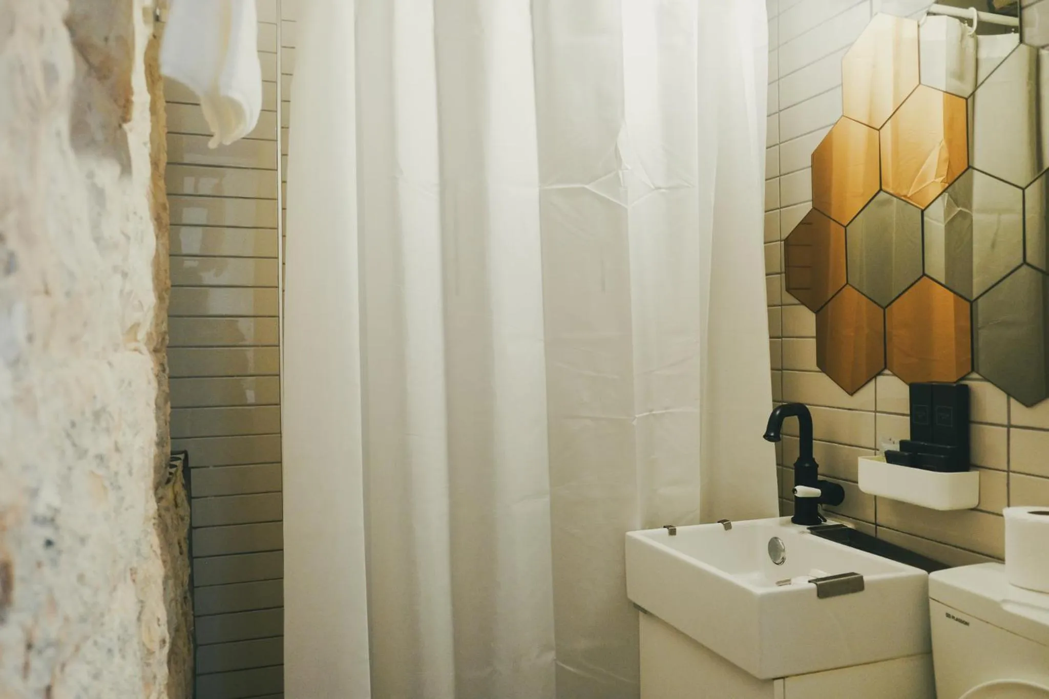 Shower in Tzefania Hotel