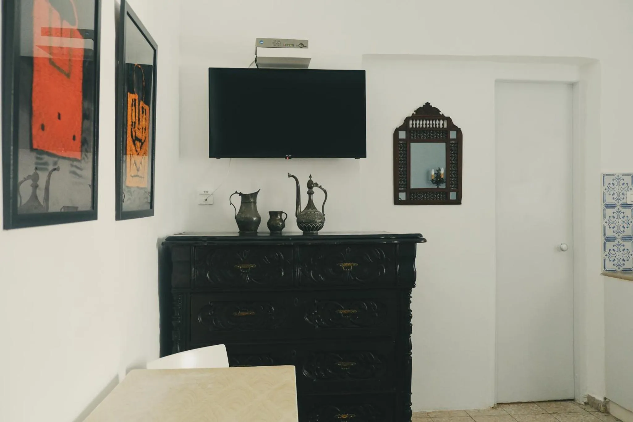 TV and multimedia in Tzefania Hotel