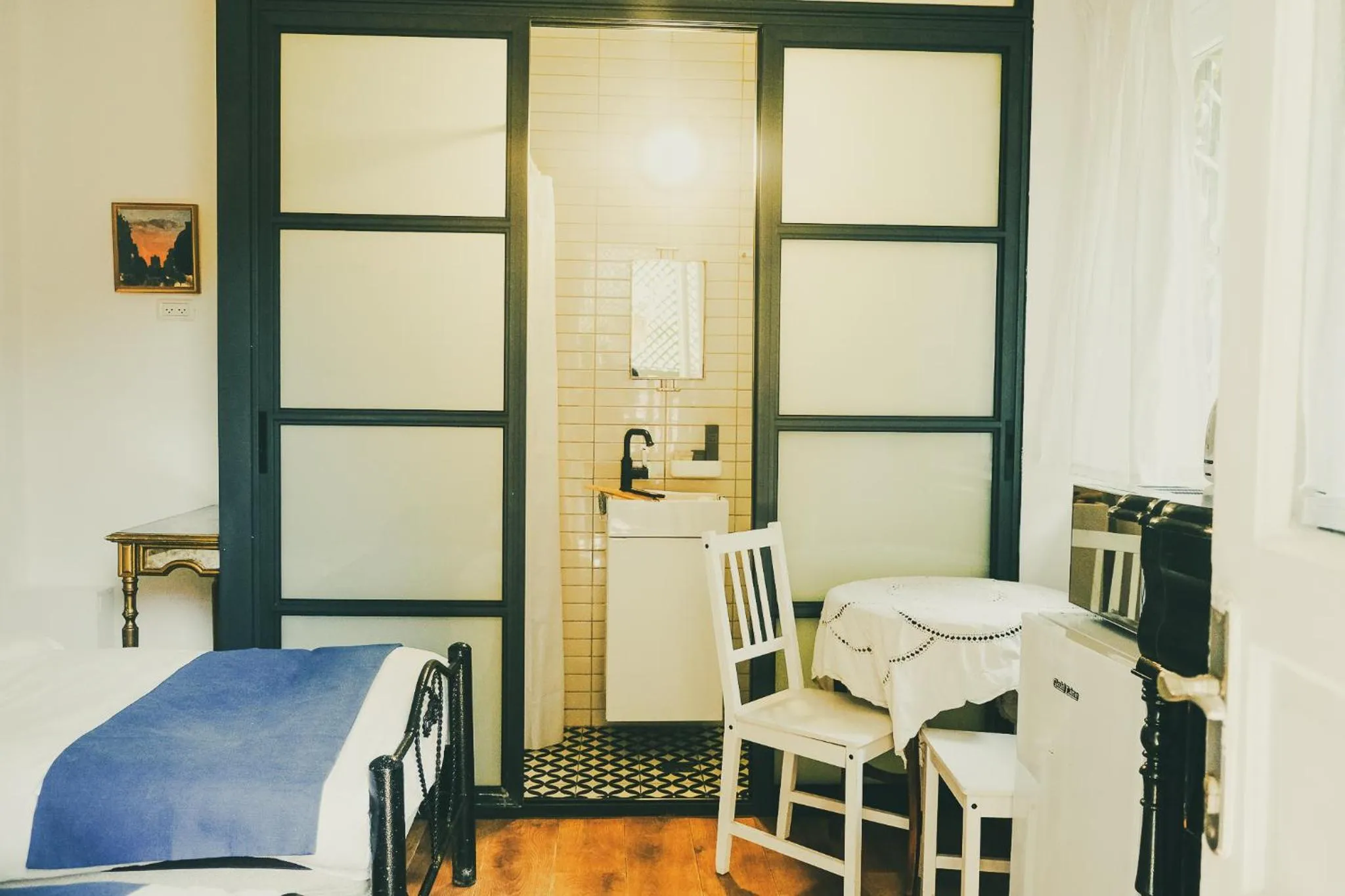 Bathroom, Bed in Tzefania Hotel