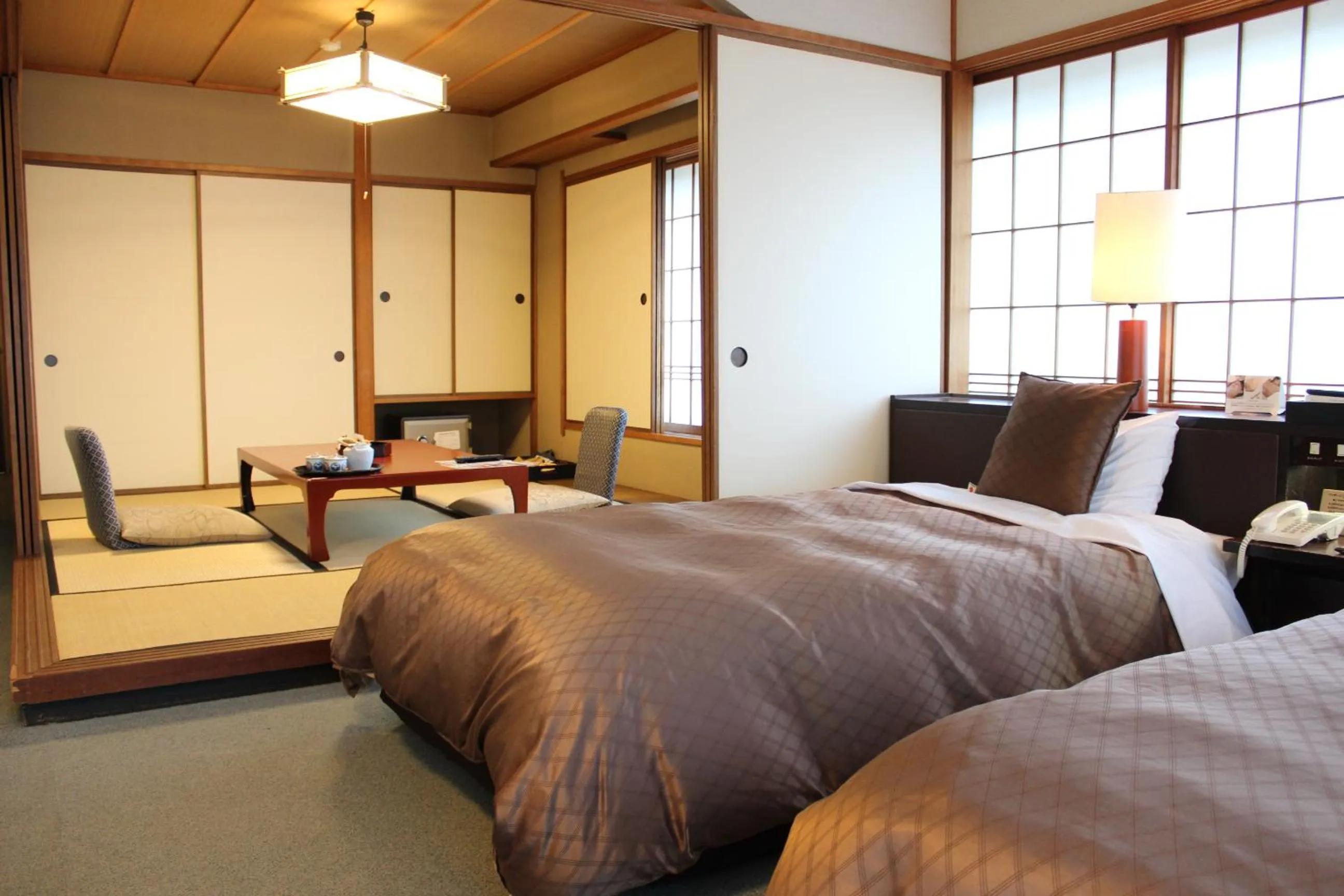 Photo of the whole room, Bed in Suimeikan