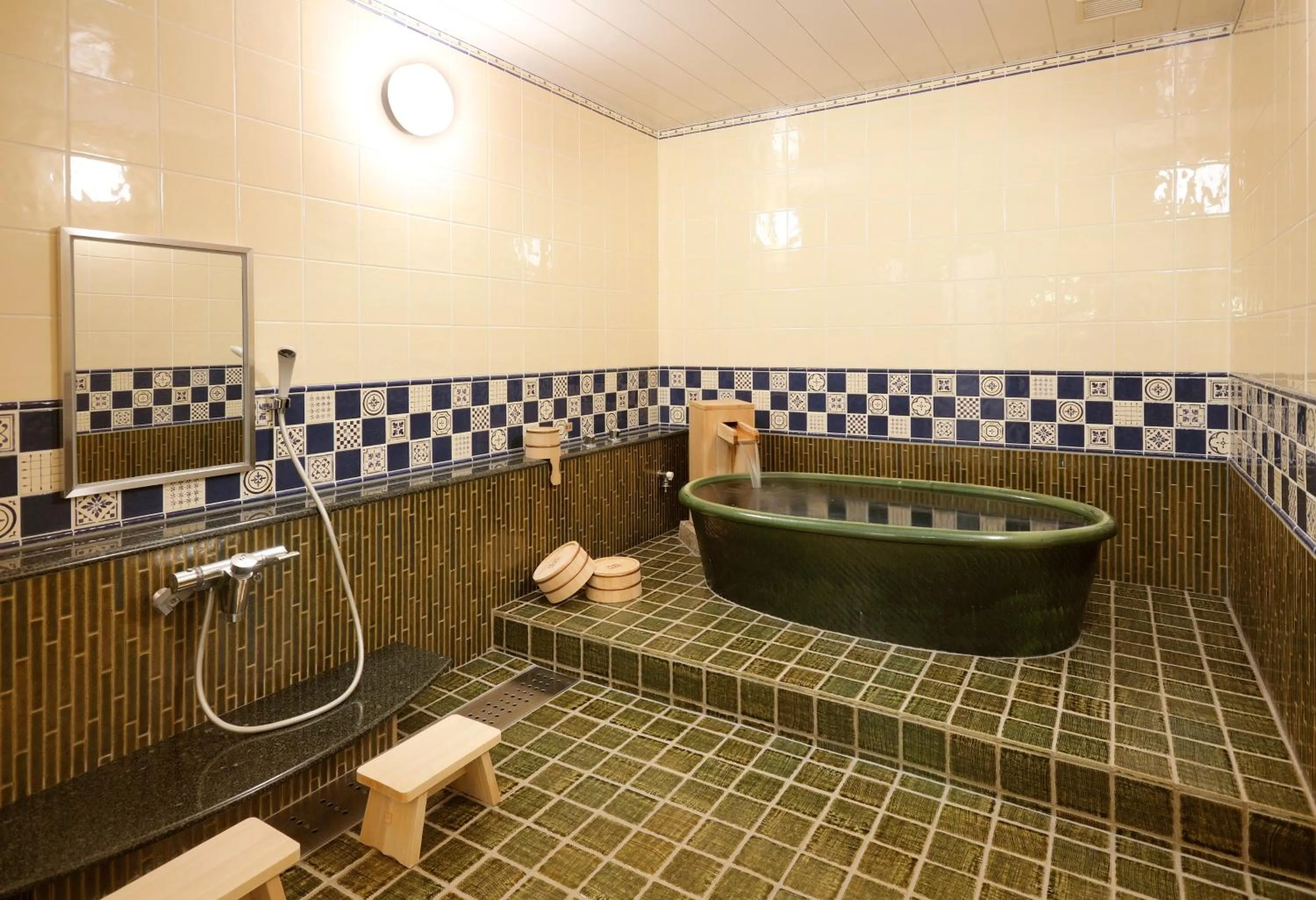 Hot Spring Bath in Suimeikan