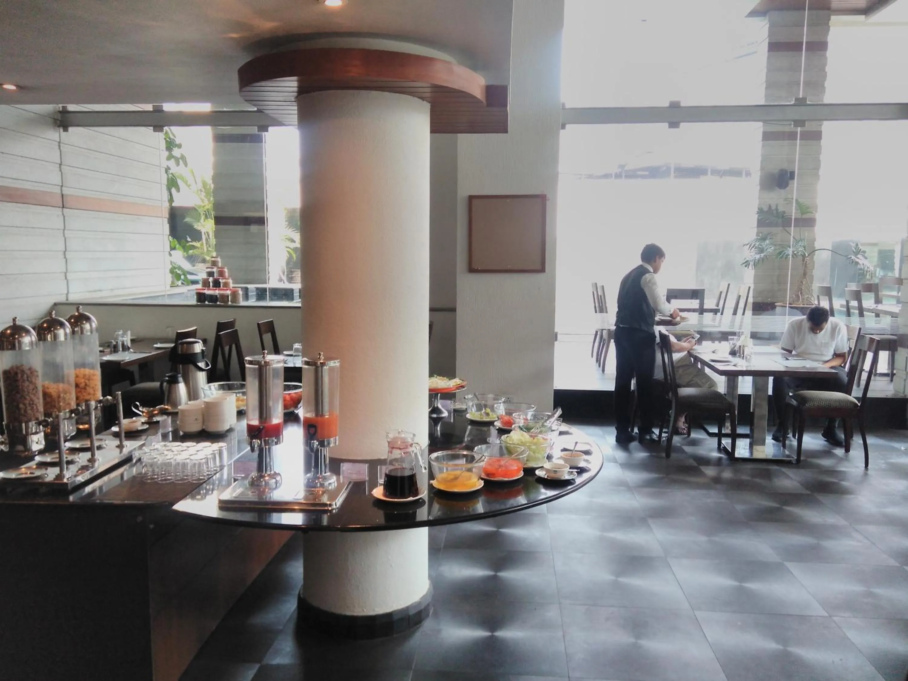 Breakfast in Melange Astris