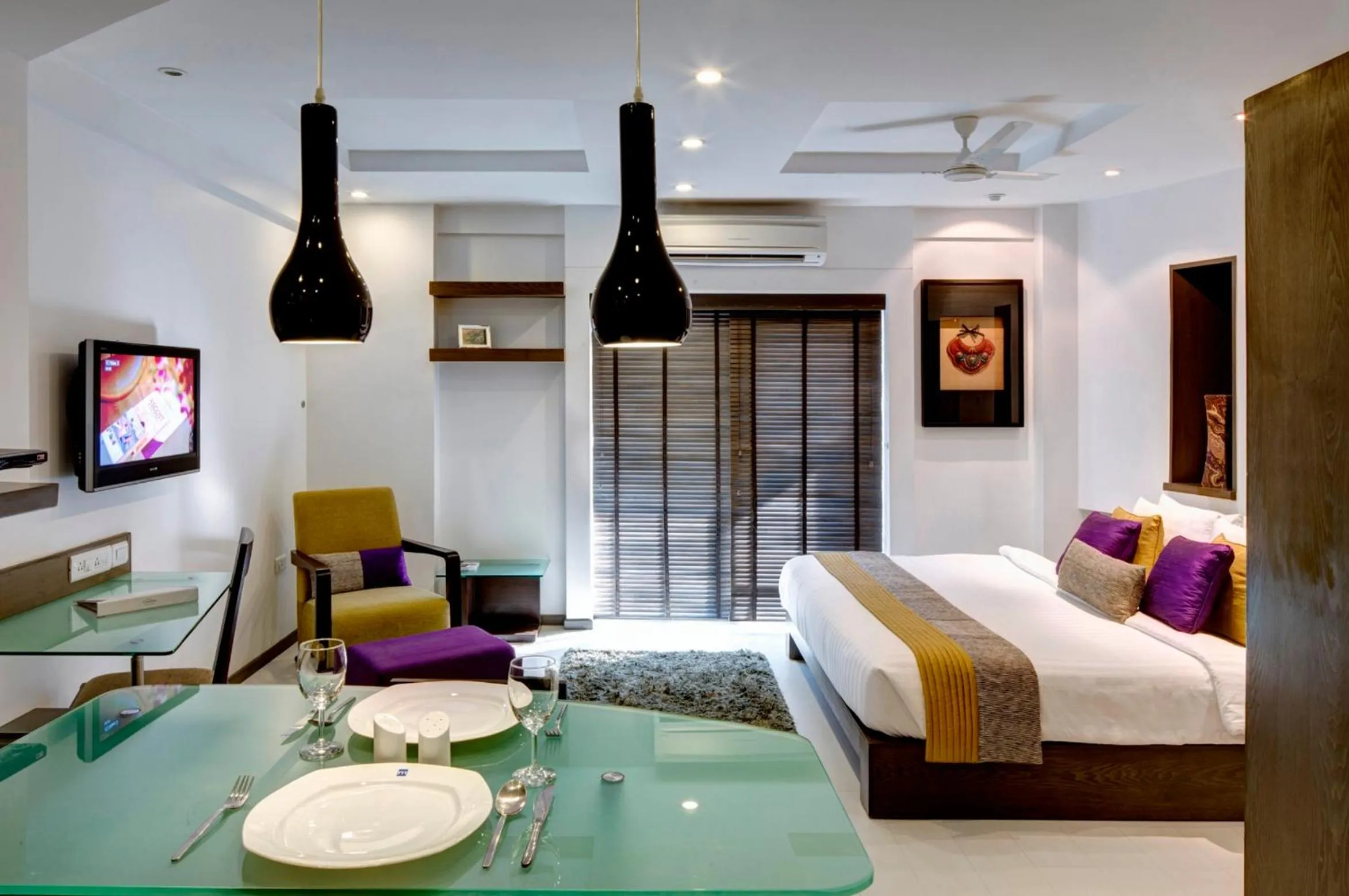 Photo of the whole room, Bed in Melange Astris