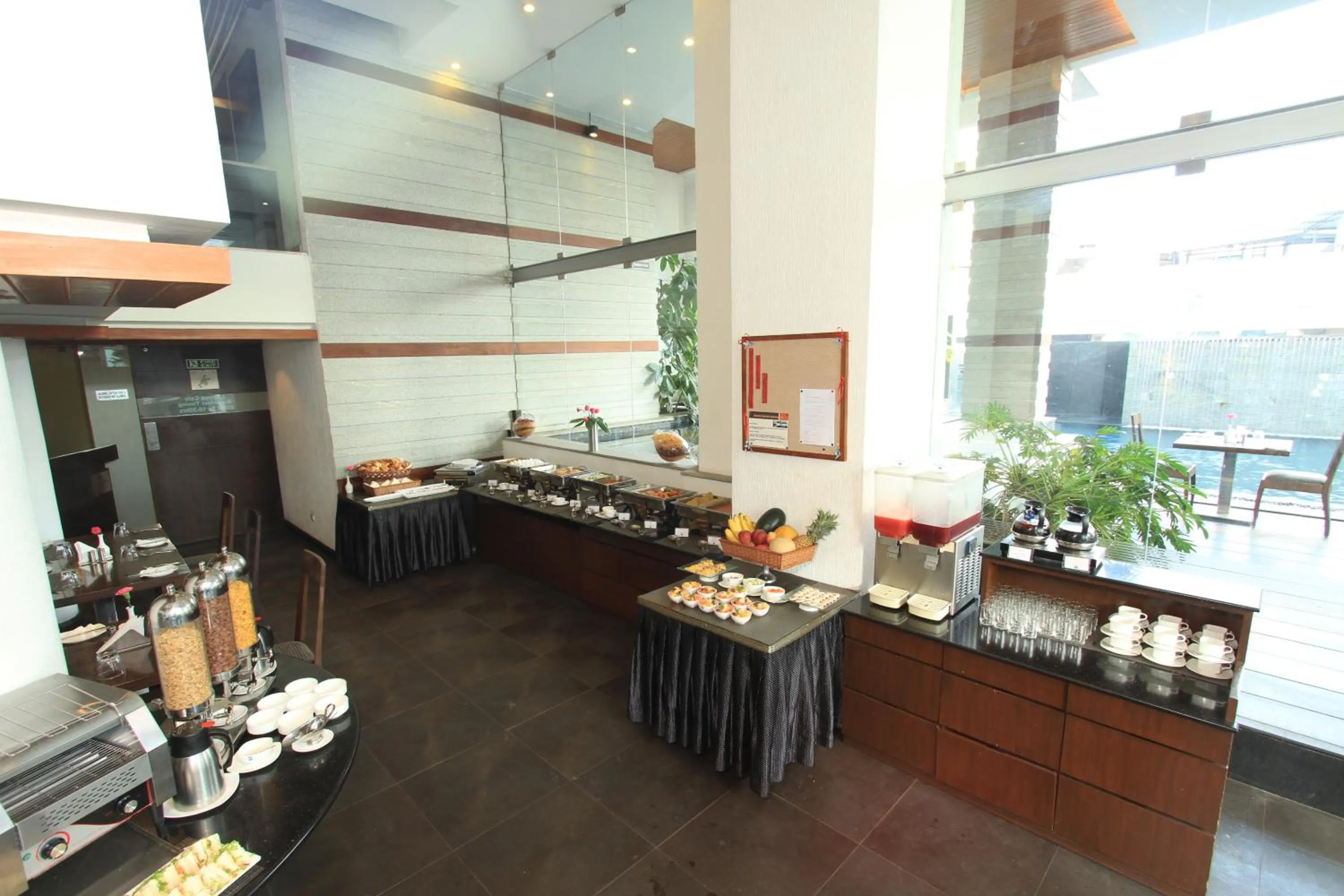 Restaurant/places to eat in Melange Astris