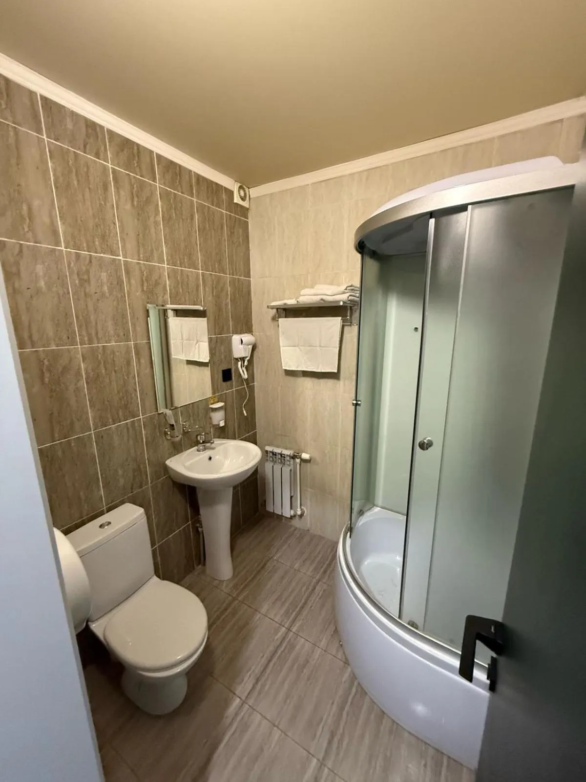 Shower in Ulpan Mini Hotel